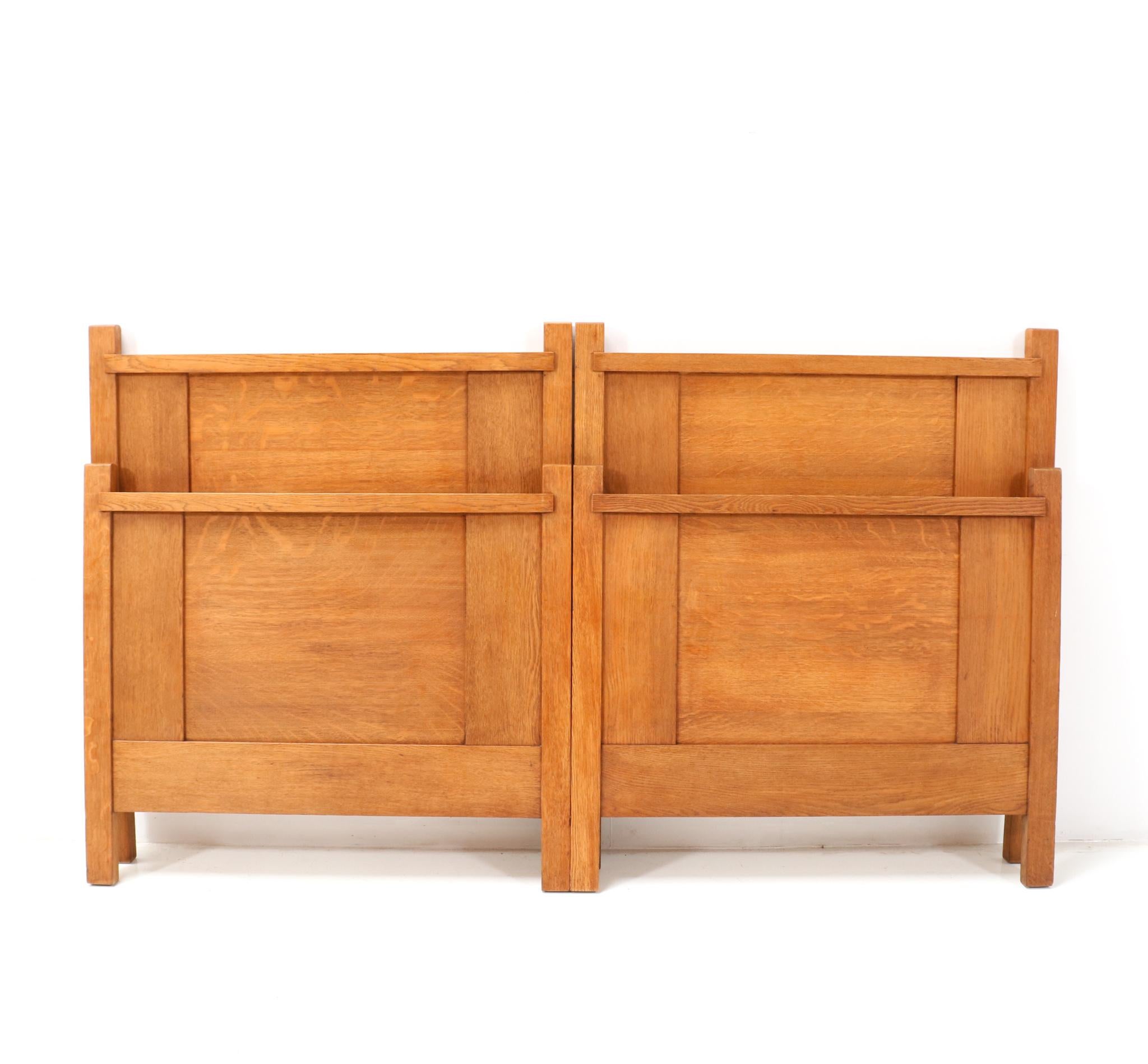 Magnificent and rare pair of Art Deco Modernist bed frames.
Design by Hendrik Wouda for H. Pander & Zonen Den Haag.
Striking Dutch design from the 1920s.
This wonderful pair of Art Deco Modernist bed frames by Hendrik Wouda is
made out of solid