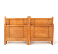 Pair of Oak Art Deco Modernist Bed Frames by Hendrik Wouda for Pander, 1924
