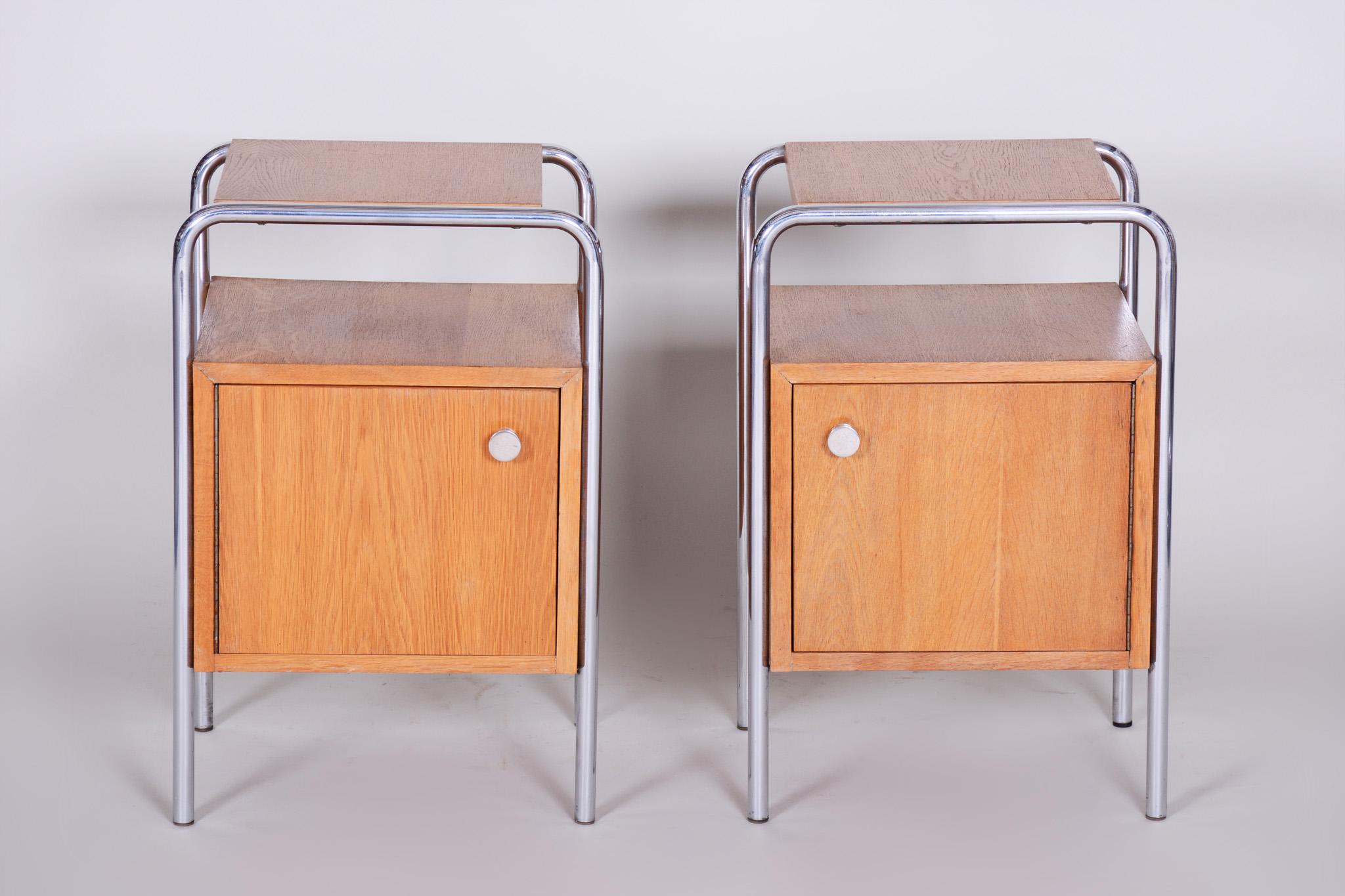 Pair of Bauhaus bed-side tables from Czech Republic.
Completely restored, surface polished.

Maker: Robert Slezák
Period: 1930 - 1939
Source: Czechia (Bohemia - Czechoslovakia)
Material: Oak.