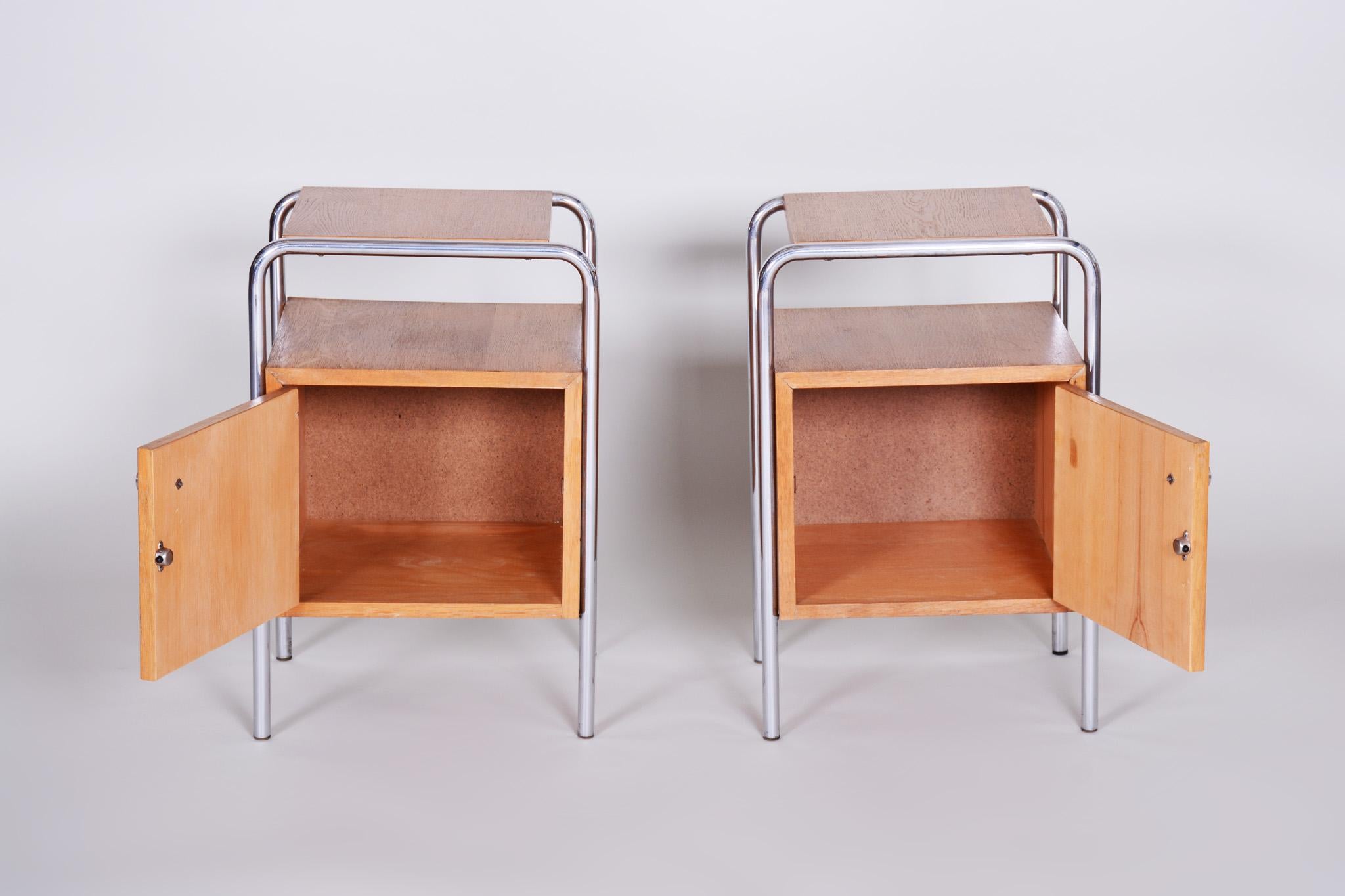 Pair of Oak Bauhaus Bed-Side Tables, Maker Robert Slezak, Czechoslovakia, 1930s In Good Condition In Horomerice, CZ