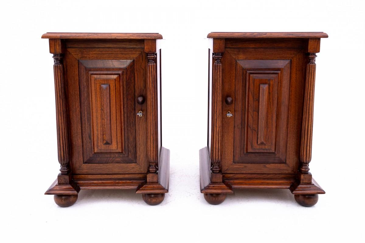 Pair of oak bedside tables, France, circa 1920. For Sale 4