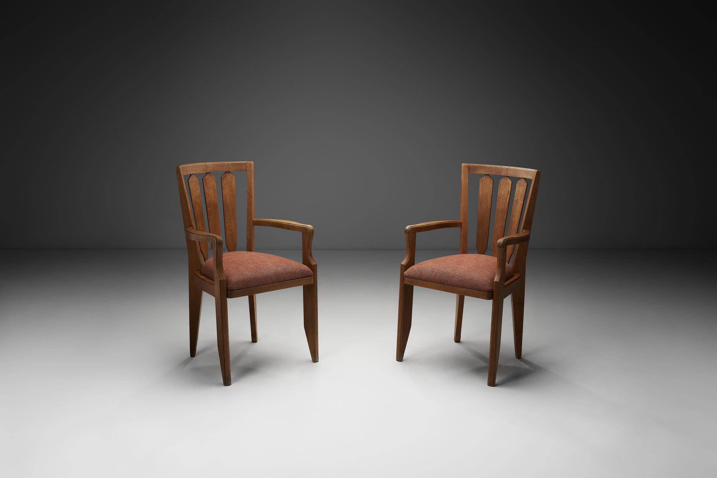 Mid-Century Modern Pair of Oak Chairs by Guillerme et Chambron, France Mid-20th Century For Sale