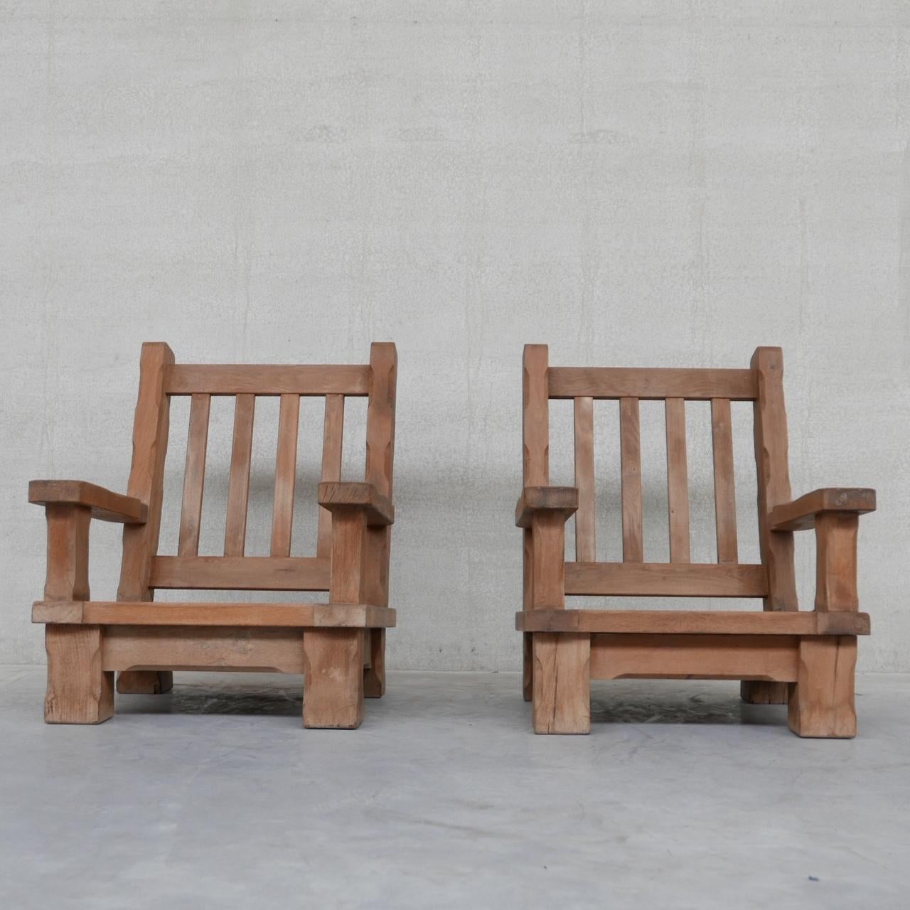 Pair of Oak Chunky Brutalist French Armchairs In Good Condition For Sale In London, GB