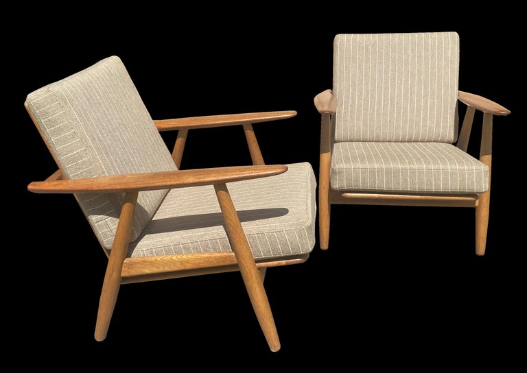 Scandinavian Modern Pair of Oak Cigar Chairs Model Ge240 by Hans J. Wegner for GETAMA For Sale