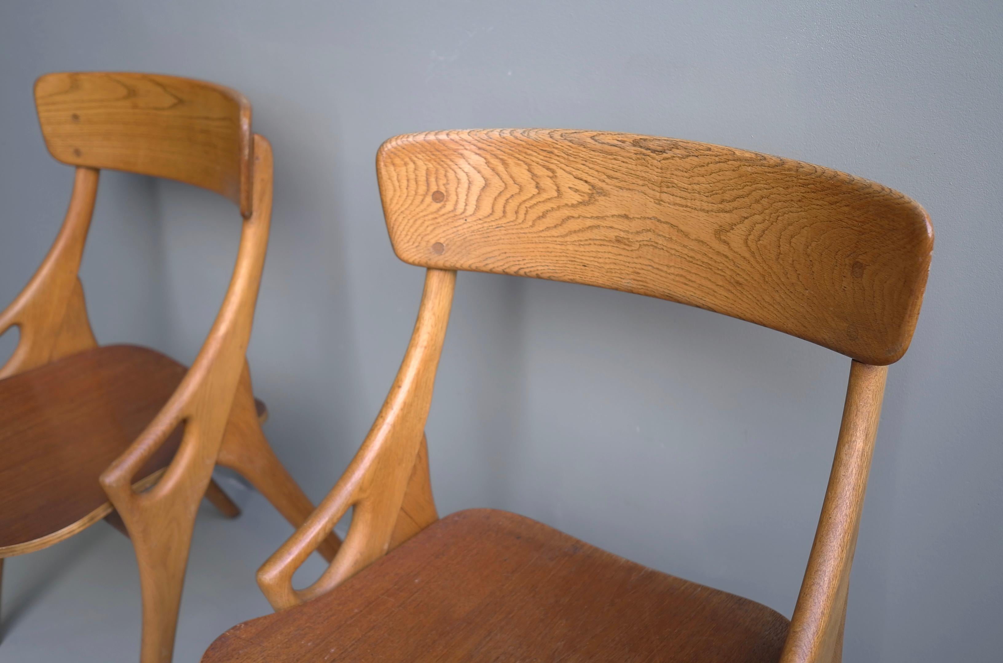 Pair of Oak Danish Dining or Side Chairs by Arne Hovmand-Olsen, Denmark, 1958 8