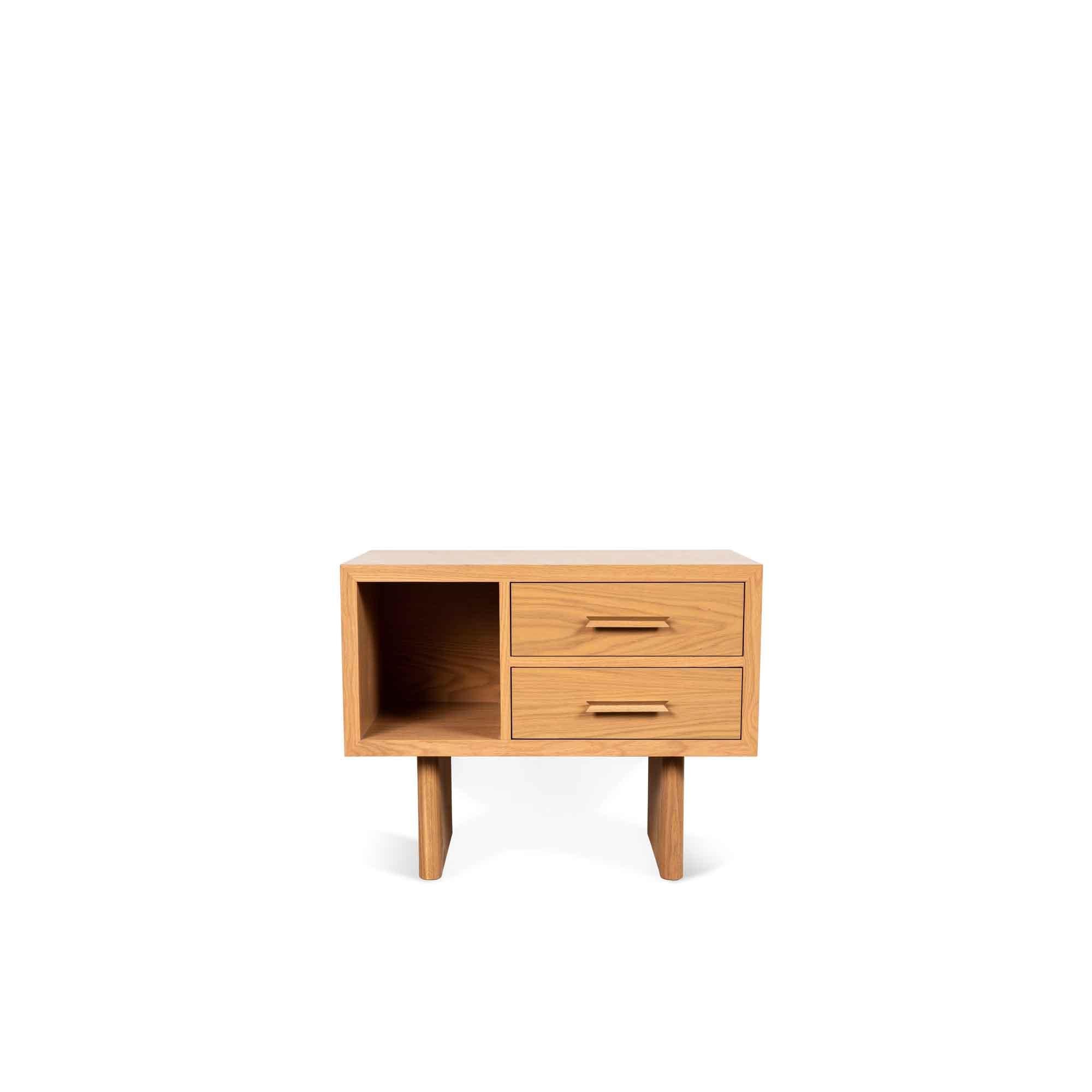 Mid-Century Modern Pair of Oak Inverness Nightstands by Lawson-Fenning For Sale