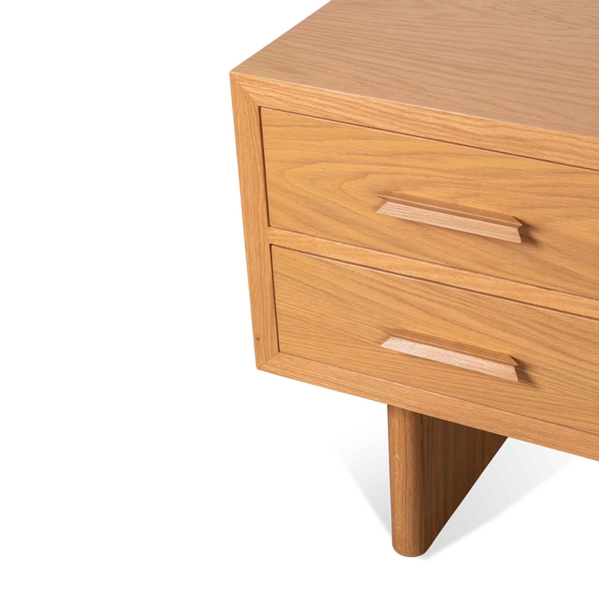 Pair of Oak Inverness Nightstands by Lawson-Fenning In New Condition For Sale In Los Angeles, CA