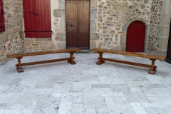 Pareja de bancos comunitarios monásticos de roble, Francia, principios del siglo XX