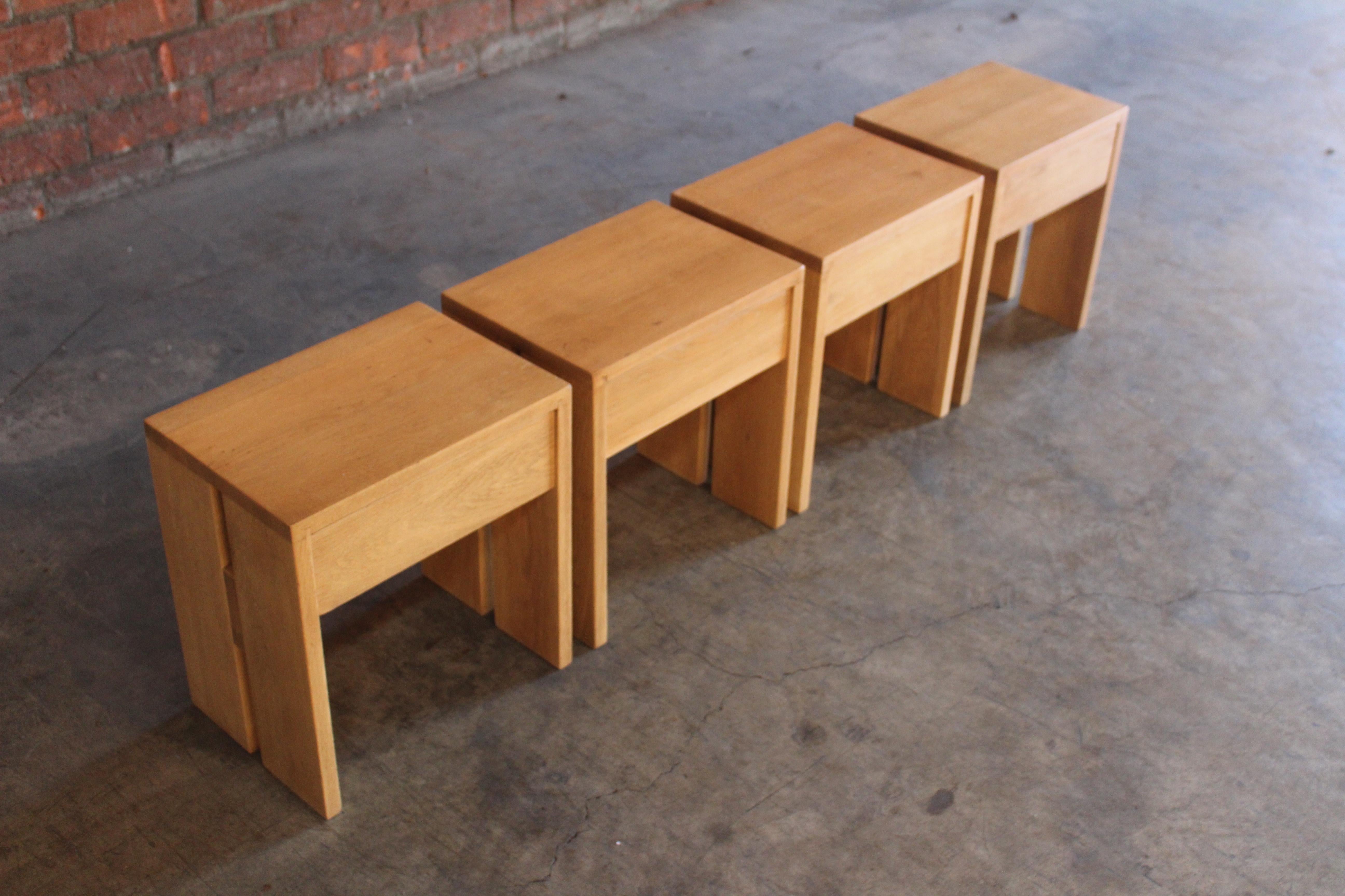 Pair of Oak Nightstands in the Manner of Charlotte Perriand, France, 1950s In Good Condition In Los Angeles, CA