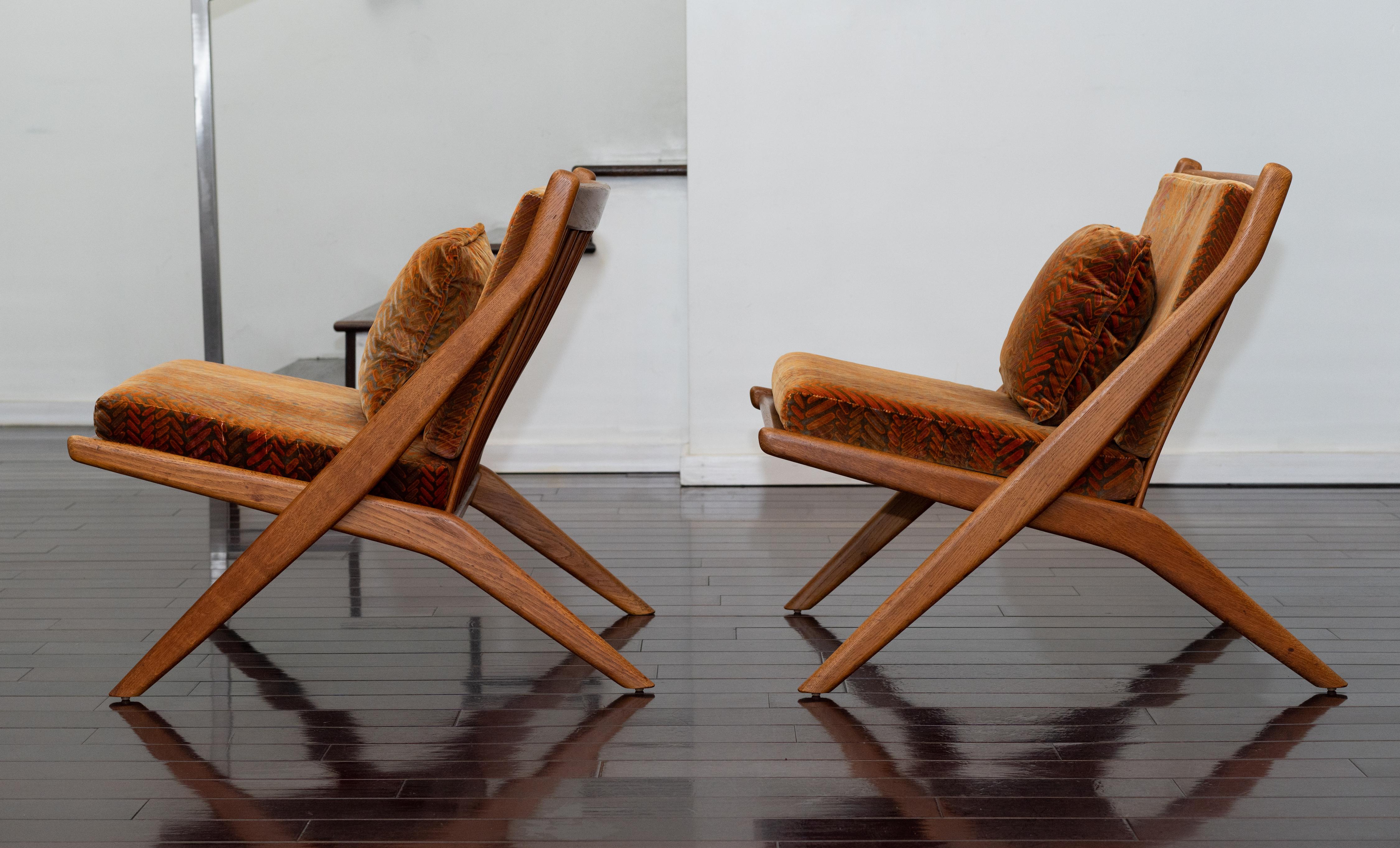 Pair of Oak Scissor Chairs by Folke Ohlsson for DUX Incorporated In Good Condition For Sale In Los Angeles, CA