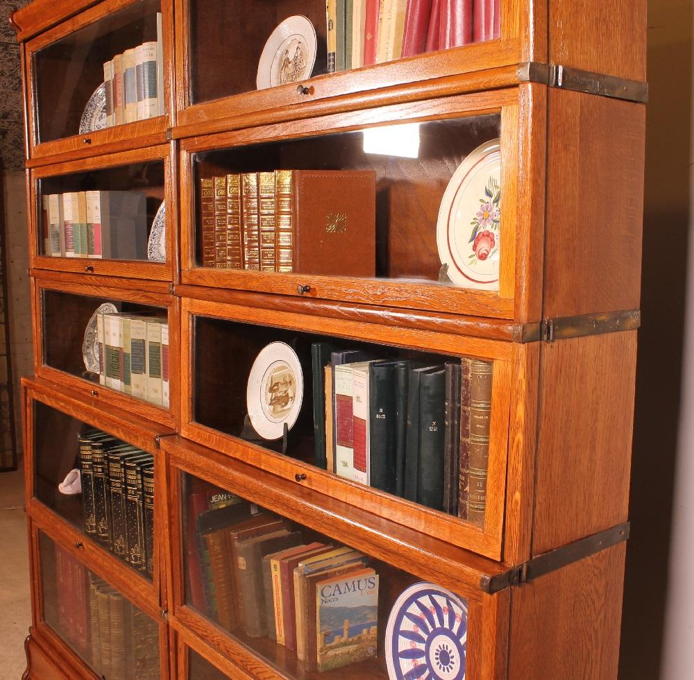 Beautiful pair of mahogany stacking bookcase called Globe Wernicke of the end of the19 century-early 20th century from England manufactured in London

a fine pair of bookcases that can stand side by side or separately
Beautiful furniture that can