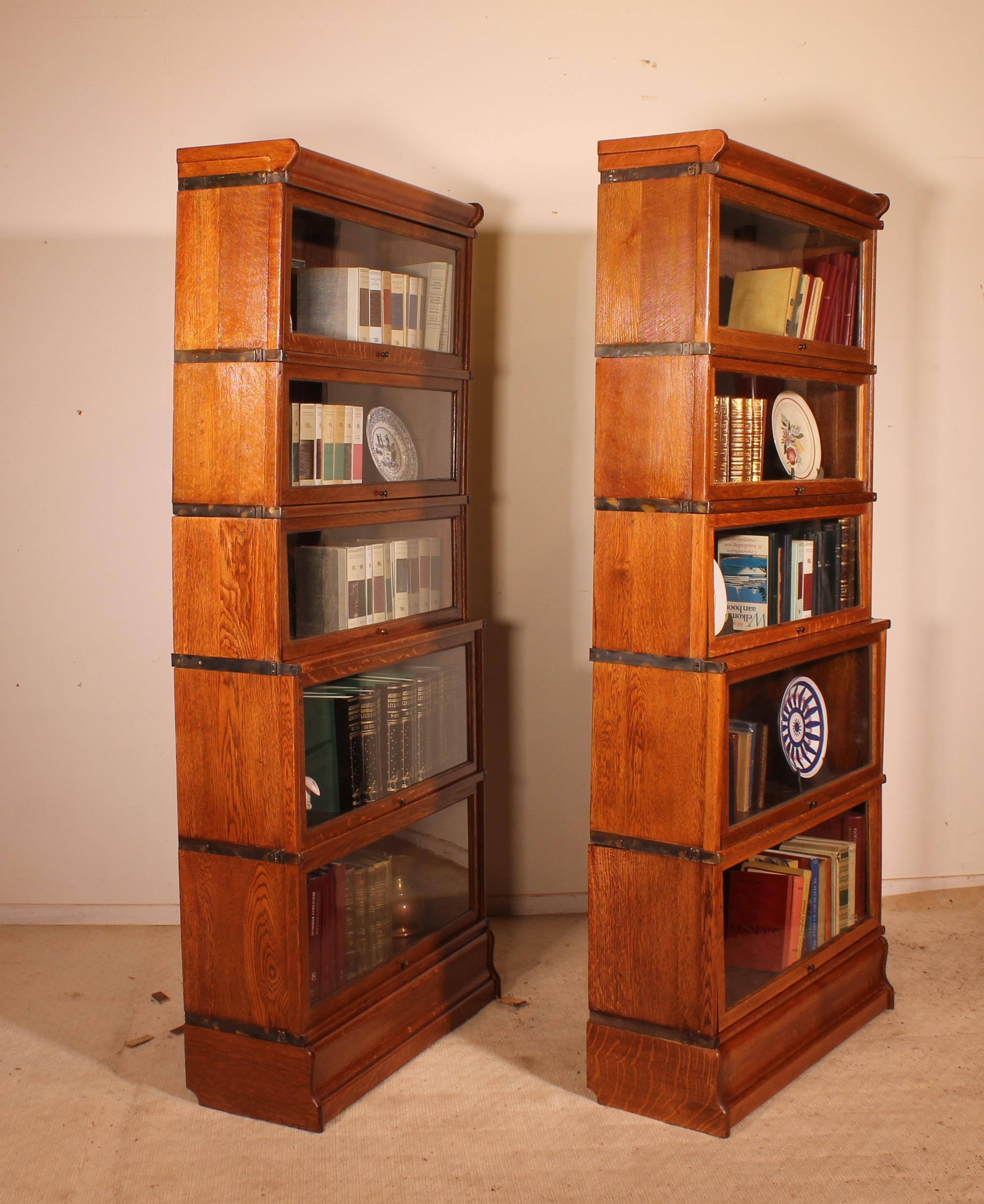 Pair of Oak Stacking Bookcases in Oak-5 Elements-Globe Wernicke In Good Condition In Brussels, Brussels