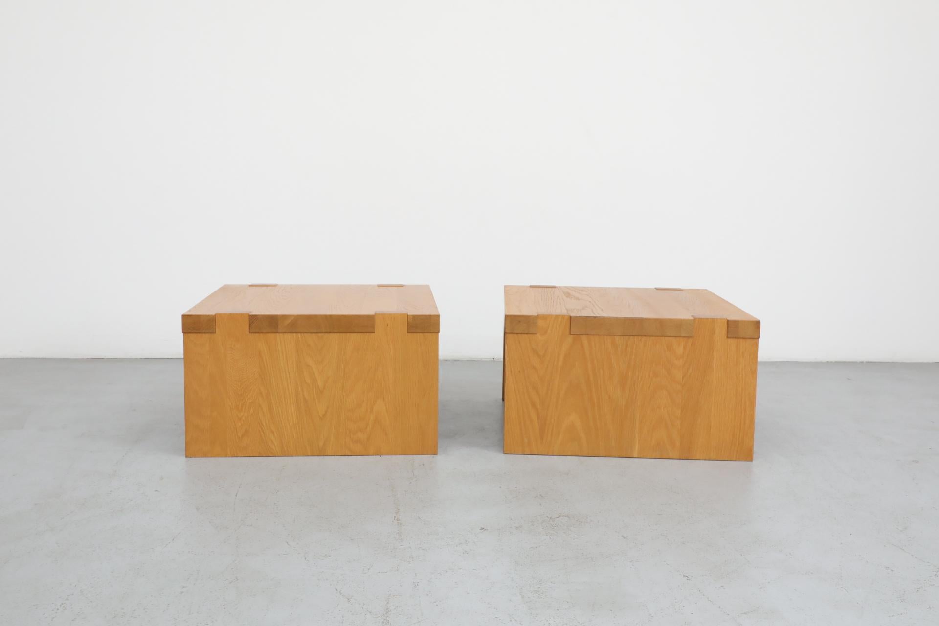 Pair of Oak Veneer Waterfall Side Tables by Mintjens Belgische Meubelmakers In Good Condition In Los Angeles, CA