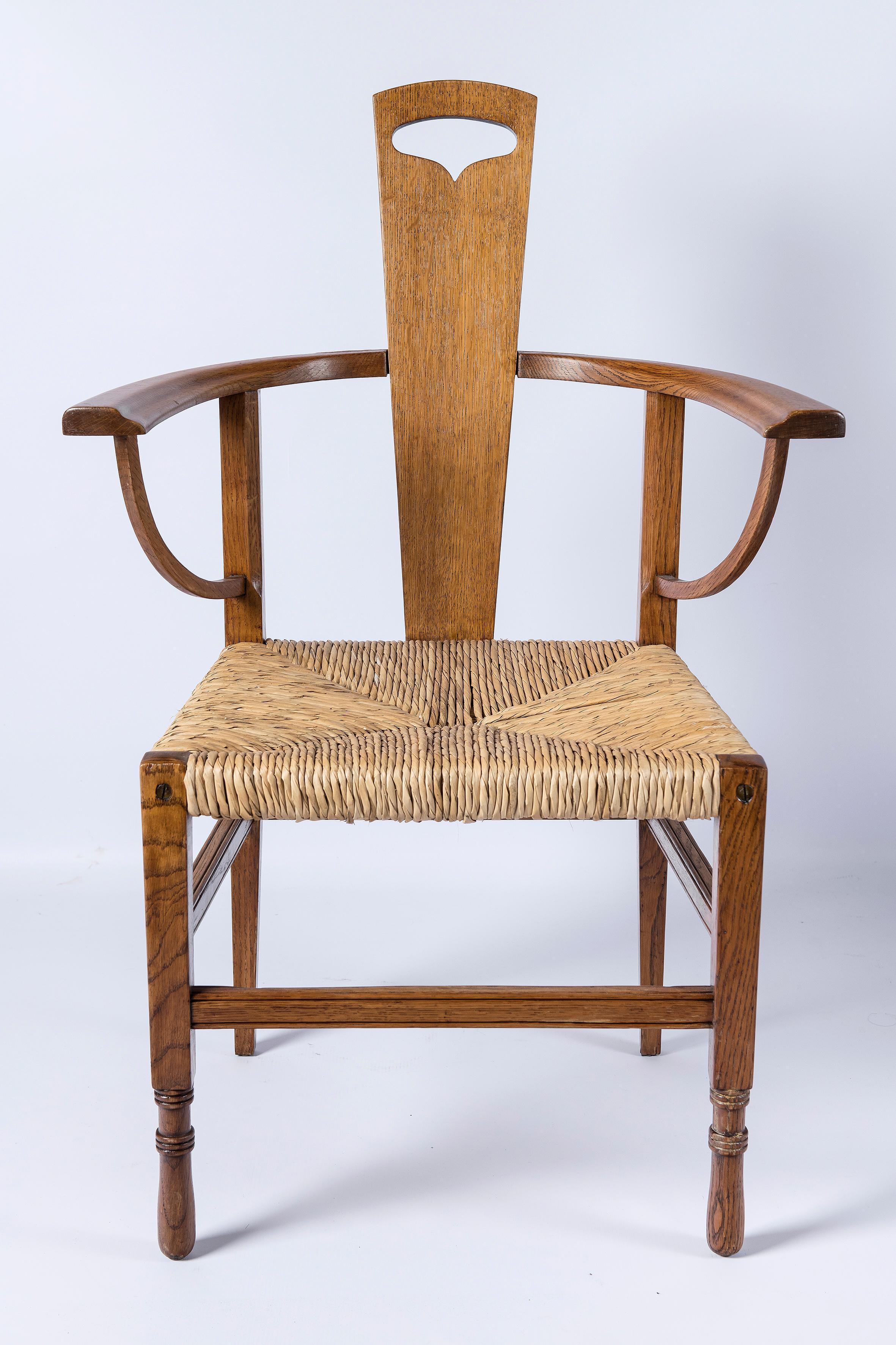 Arts and Crafts Pair of Oak Wood Armchairs, Attributed to George Walton, Scotland, circa 1890 For Sale