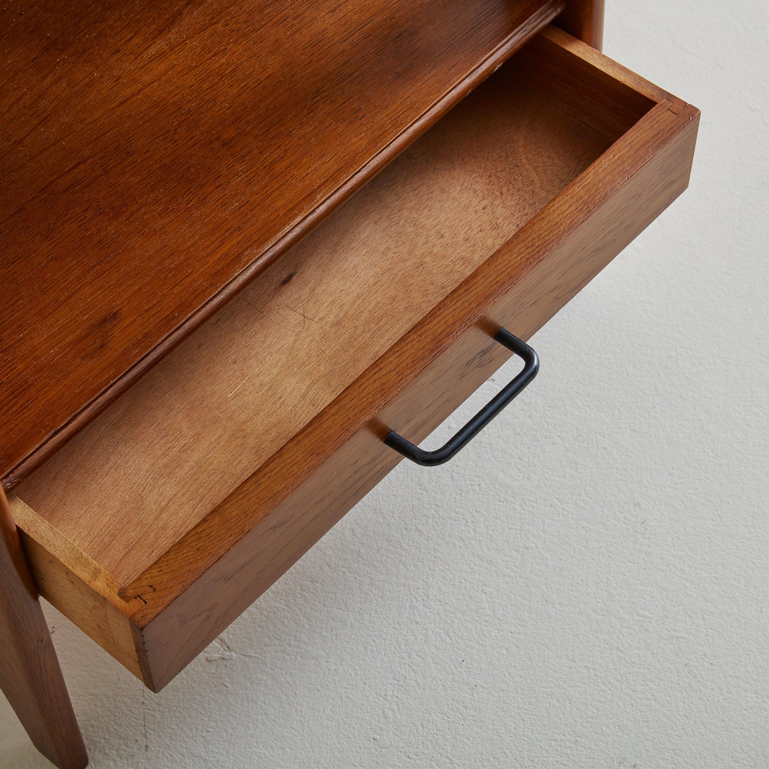 Pair of Oak X Detail Nightstands, France 1950s For Sale 1