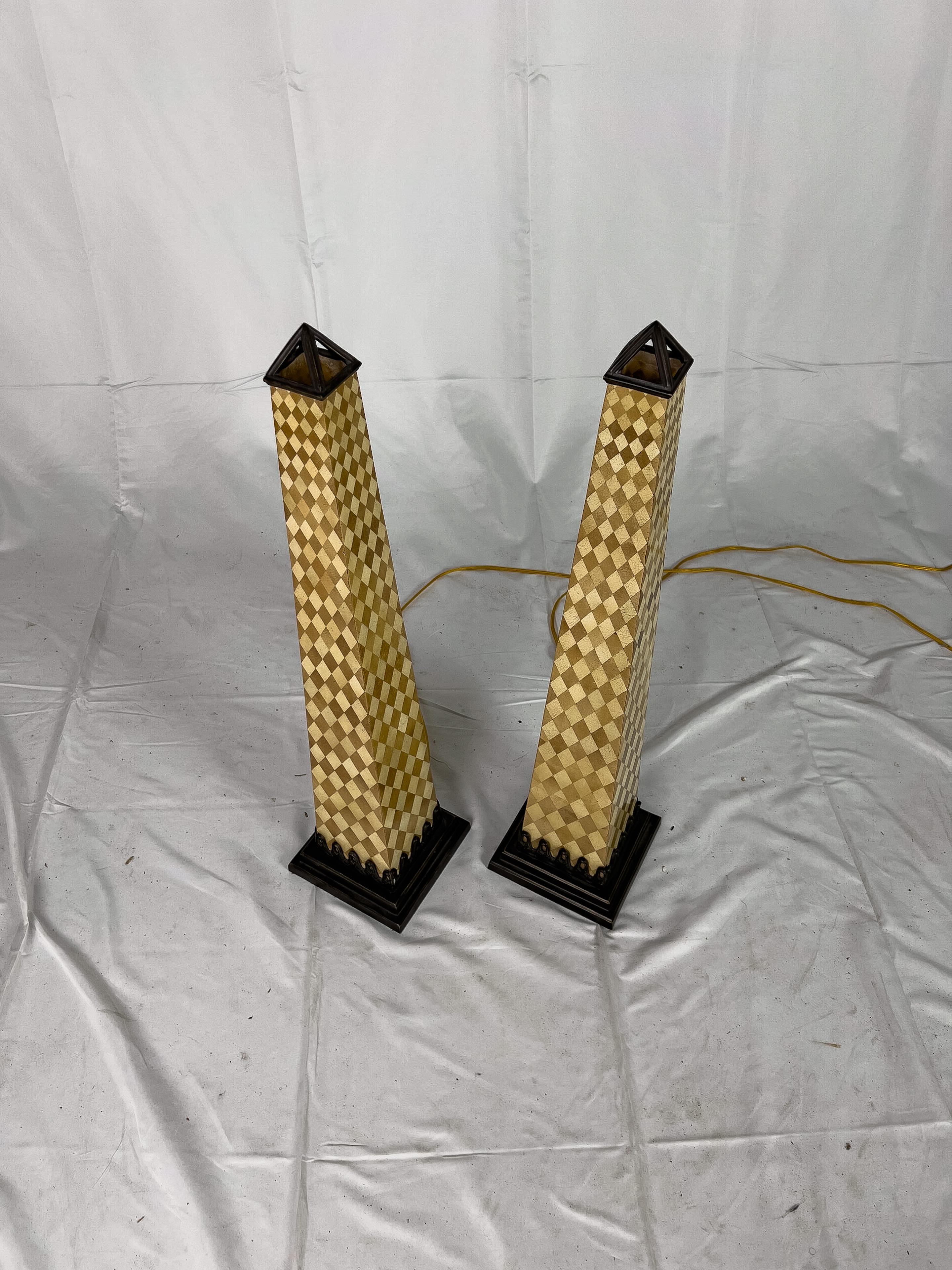 Pair of Obelisk Table Lamps In Good Condition For Sale In Houston, TX