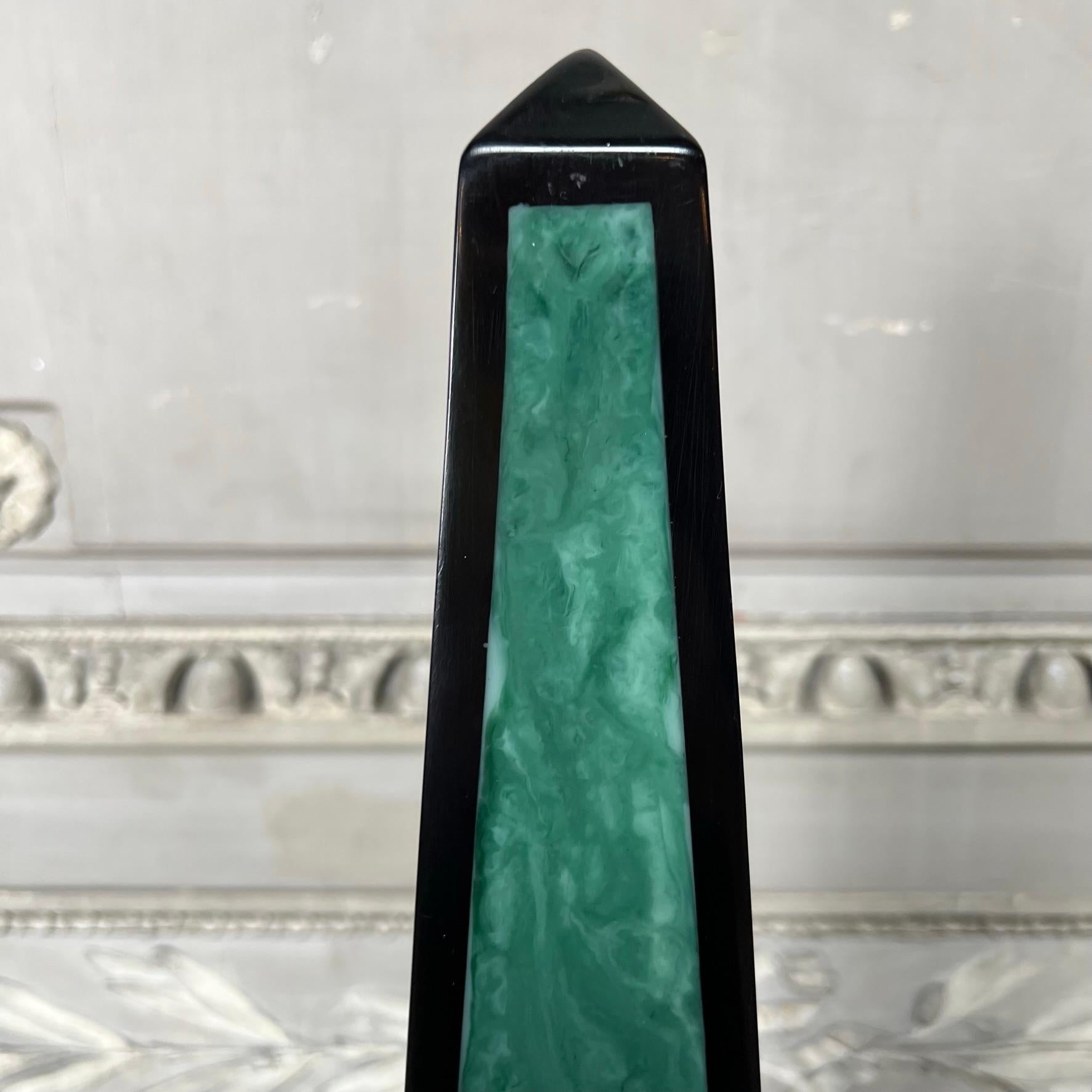 20th Century Pair of Obelisk With a Black and Faux Malachite Lacquered Finish For Sale