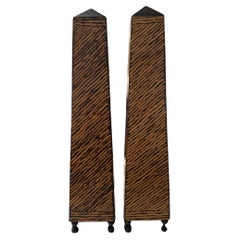 Pareja de obeliscos de madera de cebra