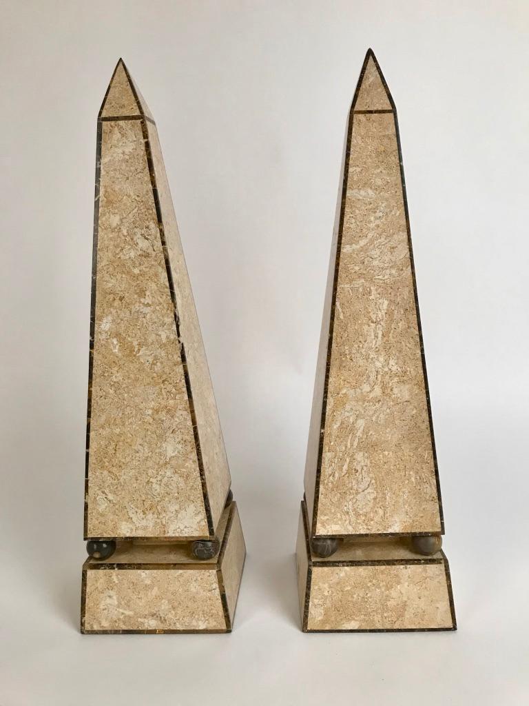 Neoclassical Pair of Maitland Smith Style Obelisks with Travertine and Marble Veneer For Sale