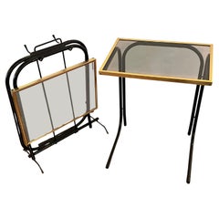 Paire de tables pliantes d'appoint avec leur plateau noir  Support en fer