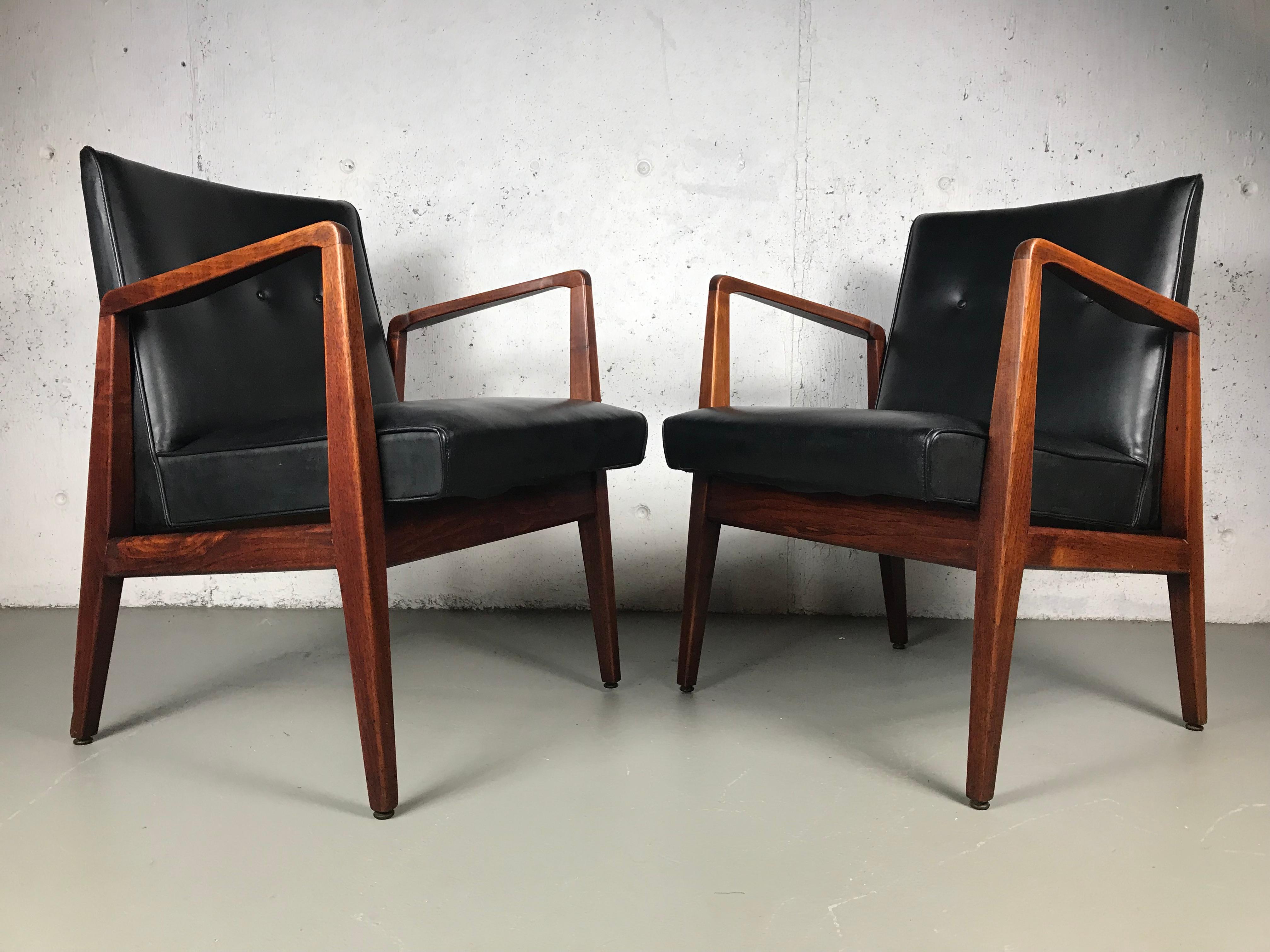 Fabric Pair of Occasional Lounge Chairs by Jens Risom Walnut and Black Vinyl Original