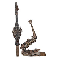 Coppia di sculture a prua di canoa oceanica, Papua Nuova Guinea