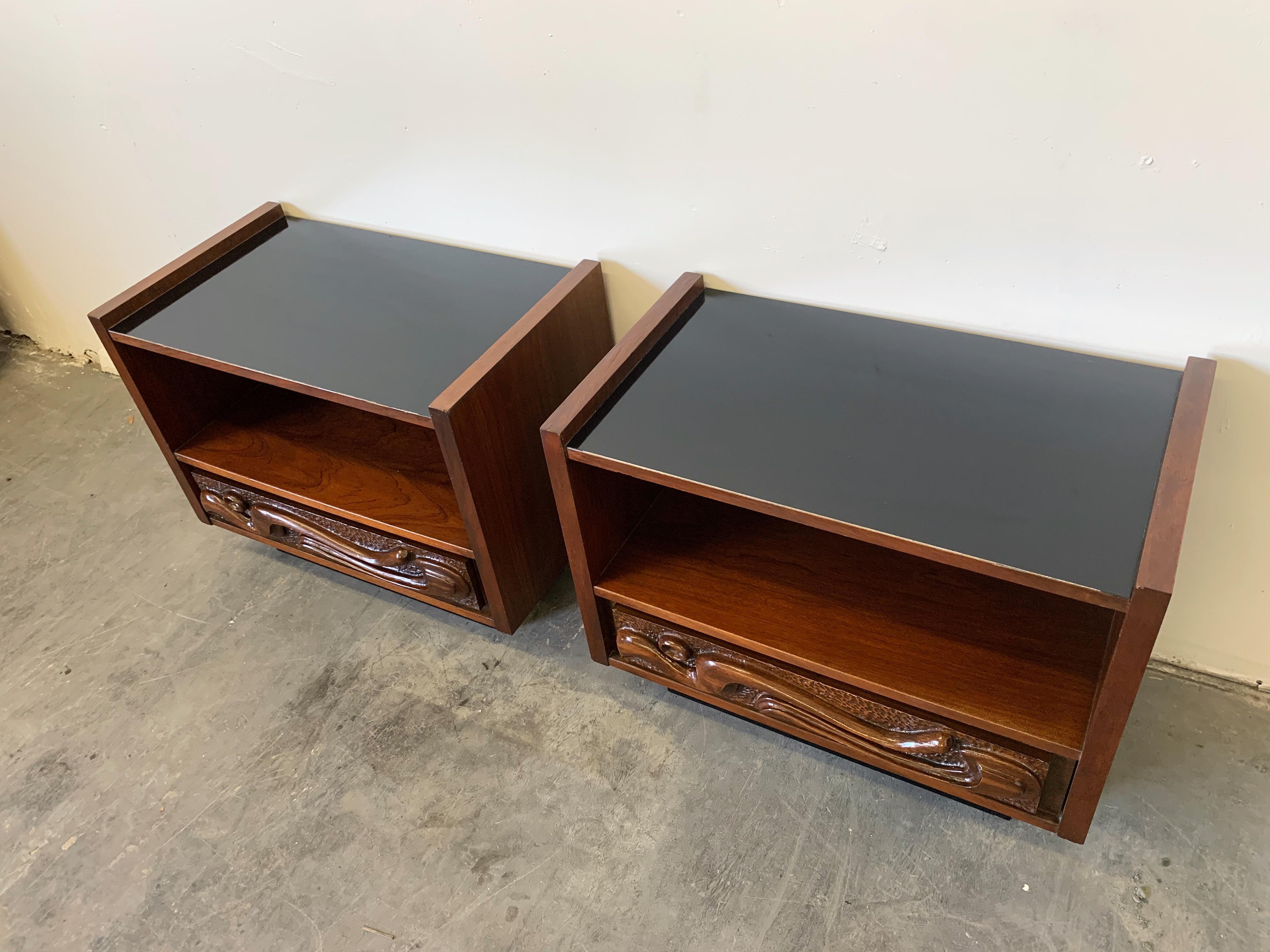 American Pair of Oceanic Sculpted Walnut Nightstands by Pulaski Furniture Co., circa 1969