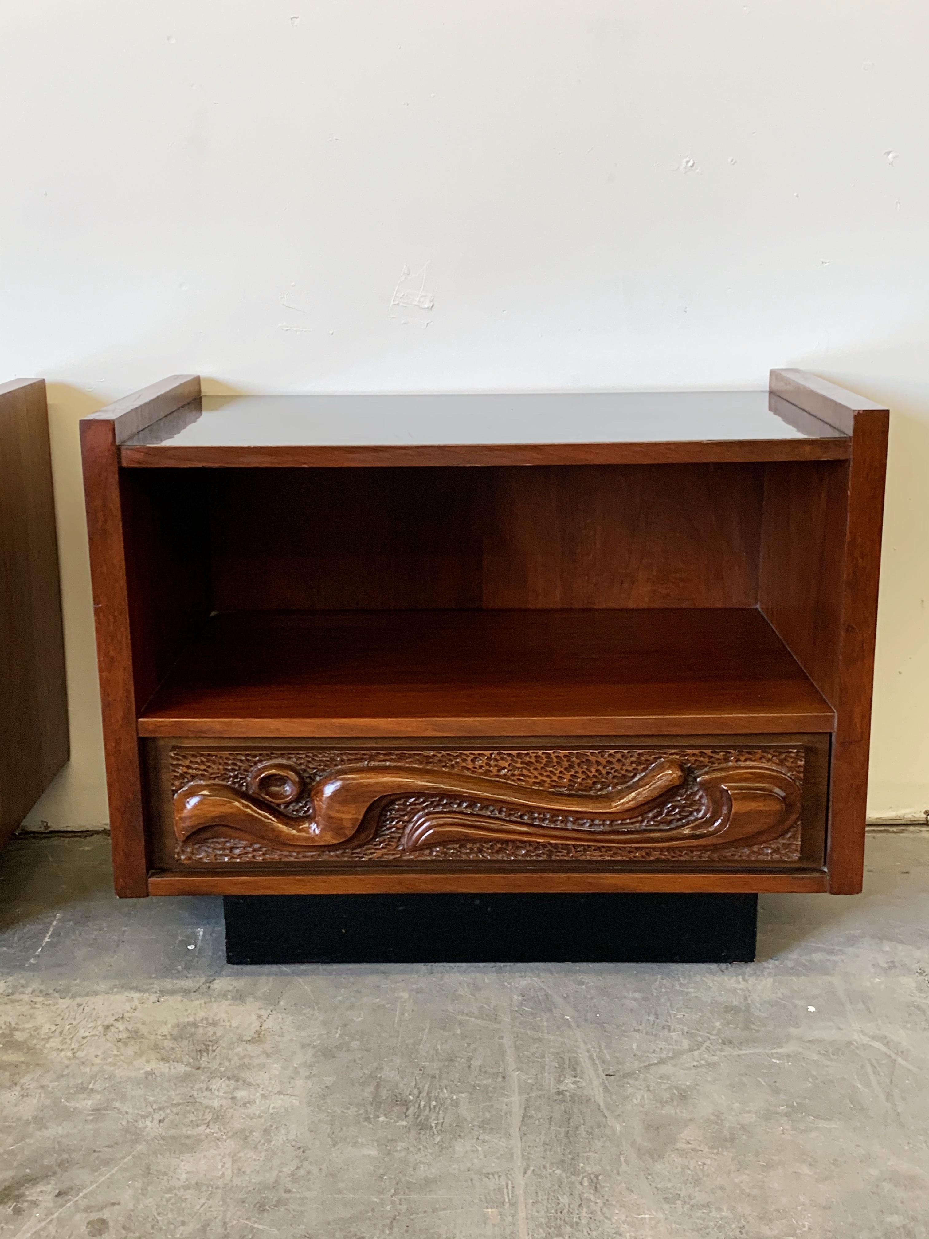 Pair of Oceanic Sculpted Walnut Nightstands by Pulaski Furniture Co., circa 1969 1