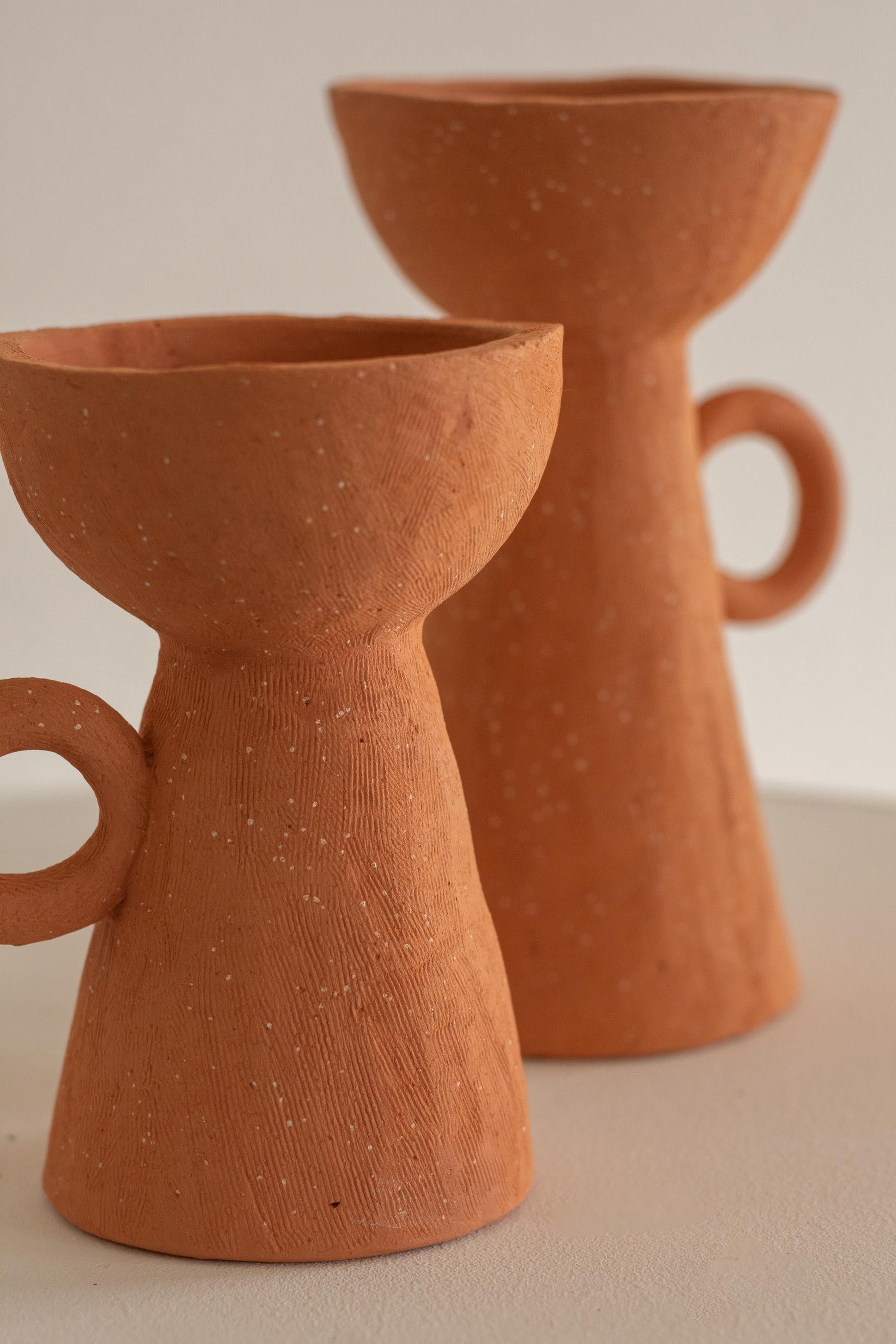 Paar ockerfarbene Keramik-Kerzenhalter im Angebot 1