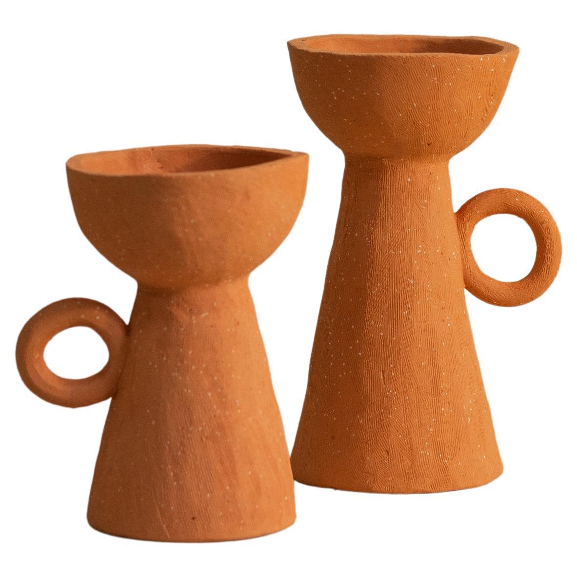 Paar ockerfarbene Keramik-Kerzenhalter im Angebot