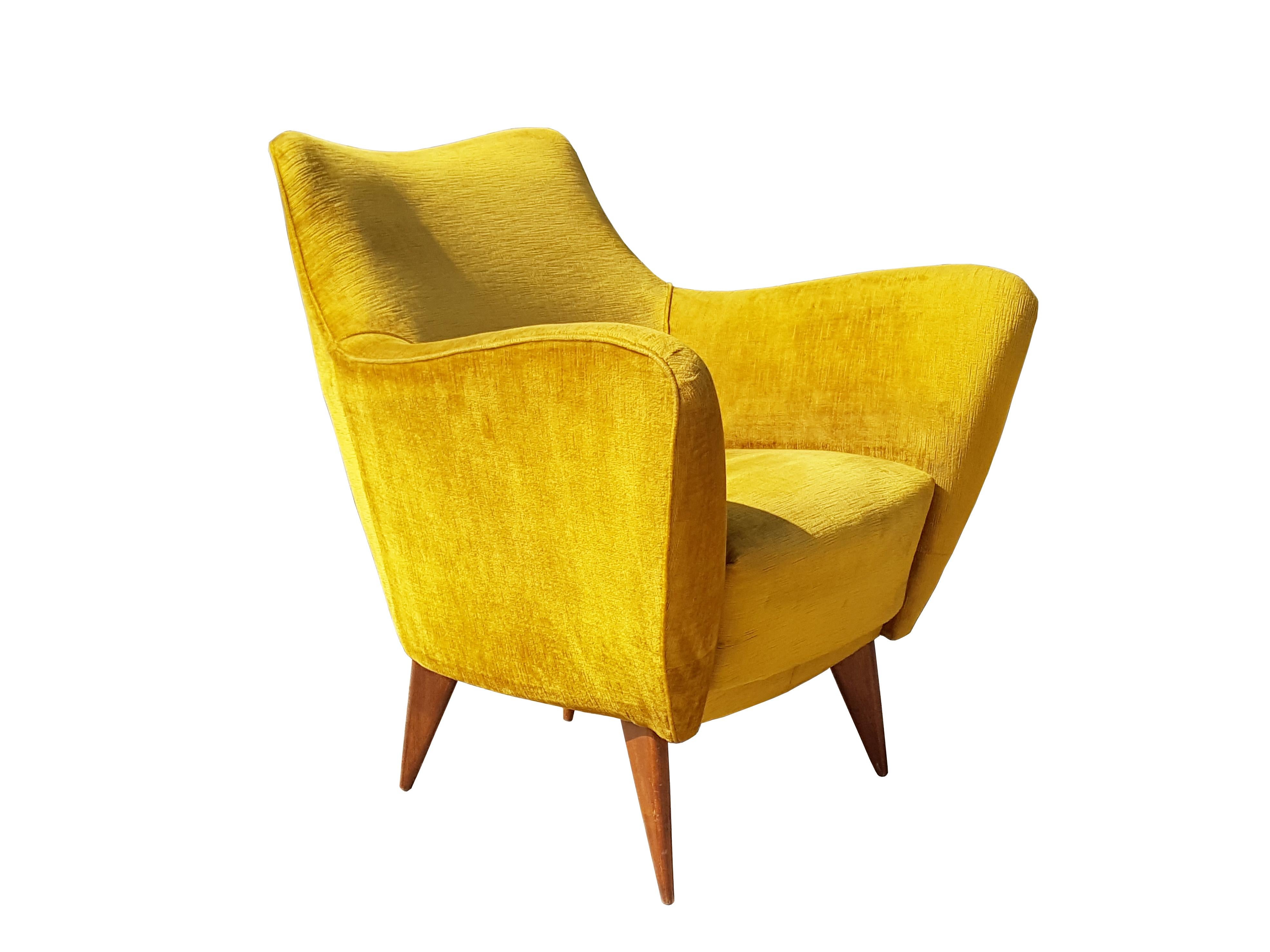 Pair of Ocra Yellow Velvet and Wood 1950s Perla Armchair by G. Veronesi for ISA In Good Condition For Sale In Varese, Lombardia