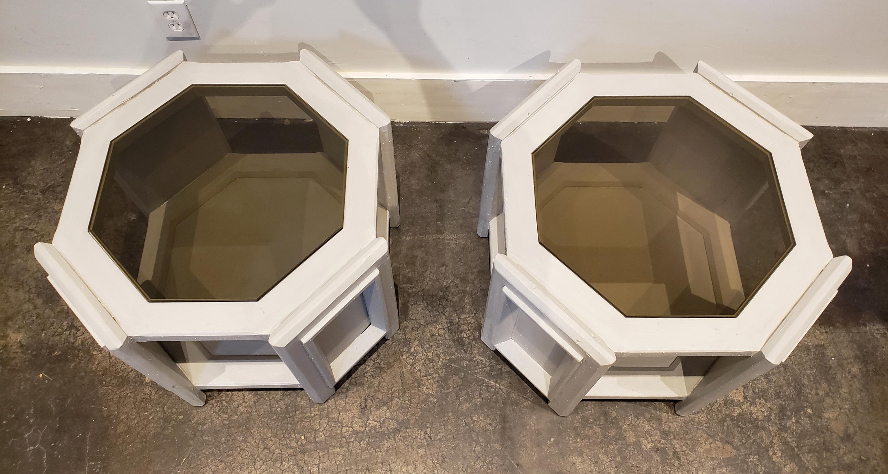 Post-Modern Pair of Octagonal Brutalist Memphis Side Tables with Faux Concrete Finish For Sale