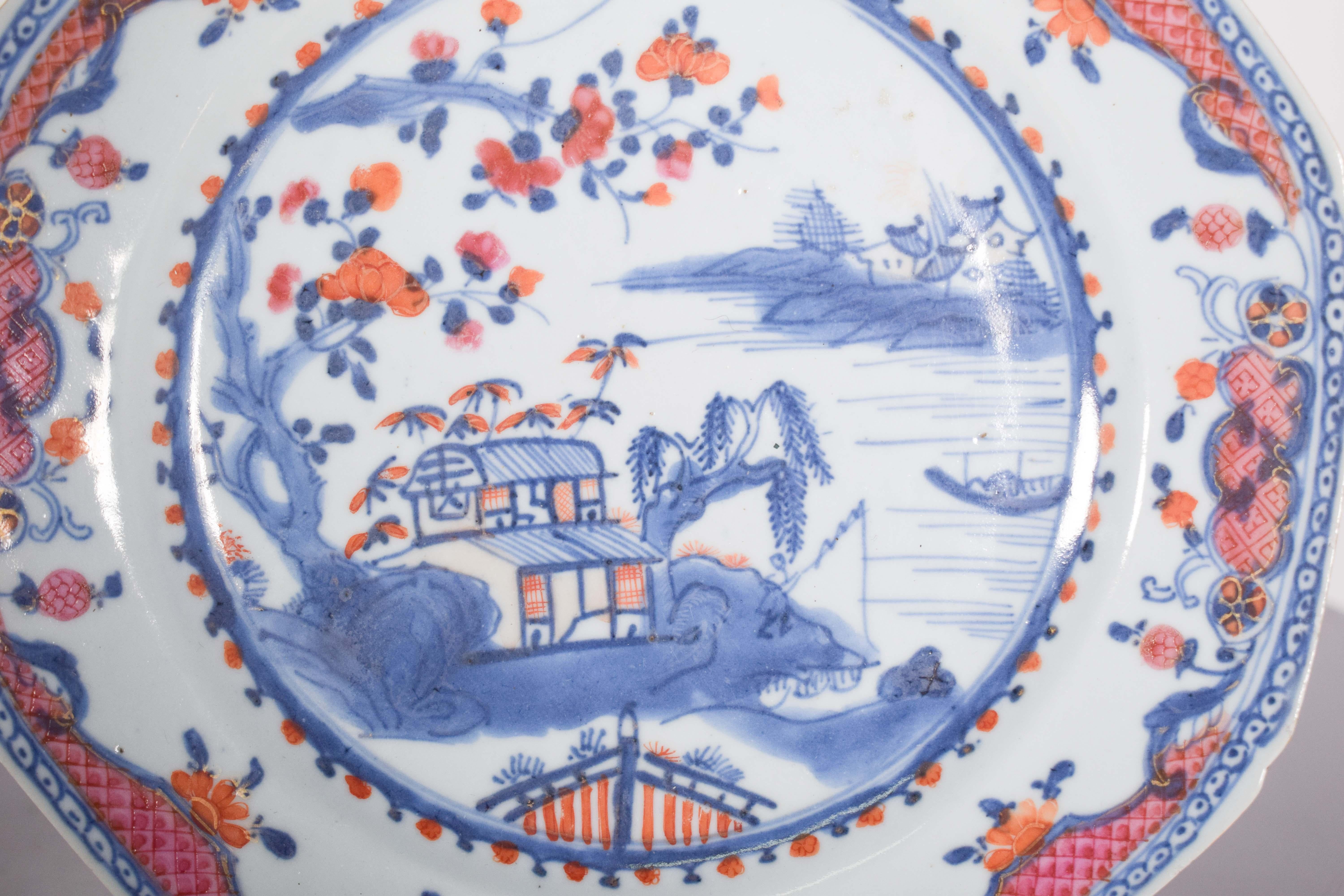 Chinois Paire d'assiettes octogonales en porcelaine chinoise en vente