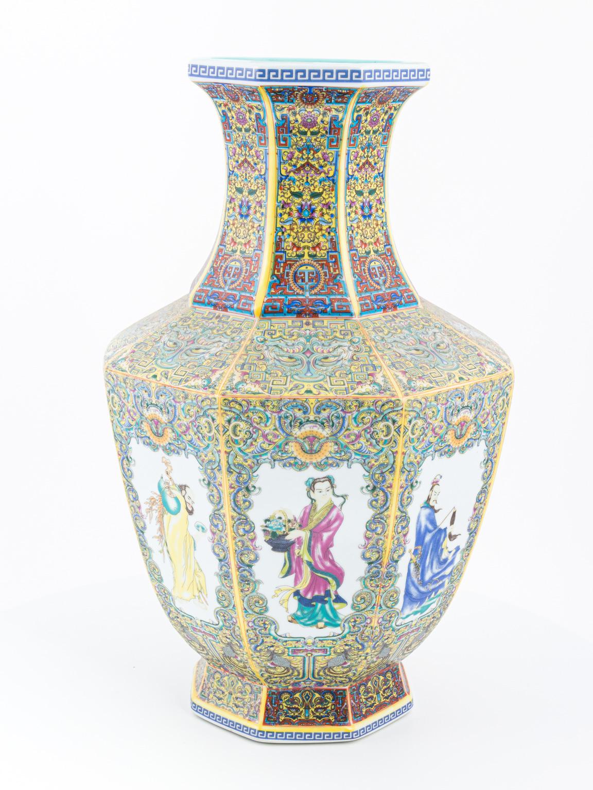 Achteckige, mehrfarbige chinesische Vasen, Paar 8