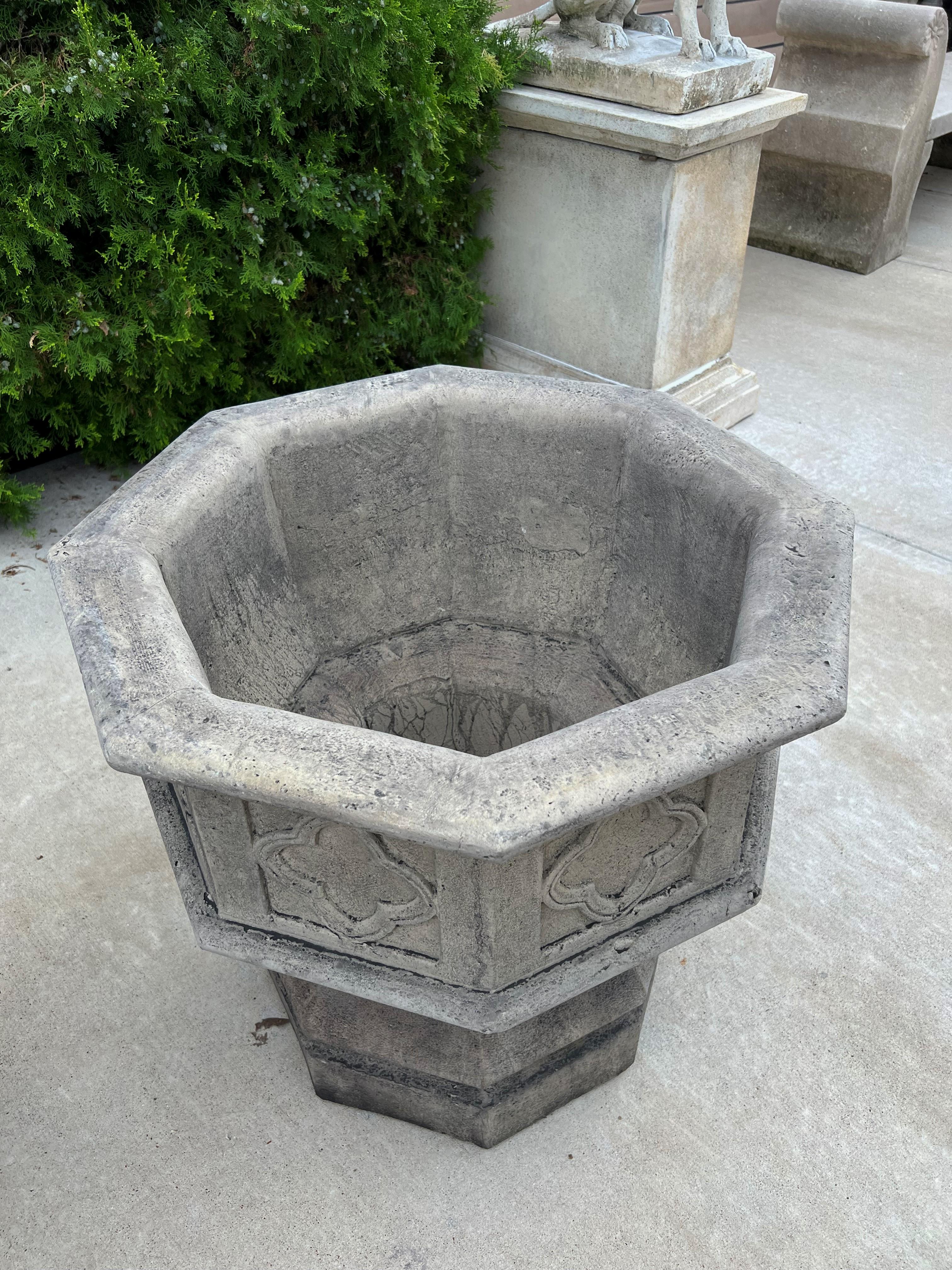 Pair of Octagonal Quatrefoil Cast Garden Planters from France In Good Condition In Dallas, TX