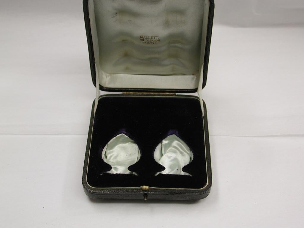 Pair of Octagonal Silver Peppers in Leather Box, Thomas Bradbury & Sons, 1908 In Good Condition In London, GB