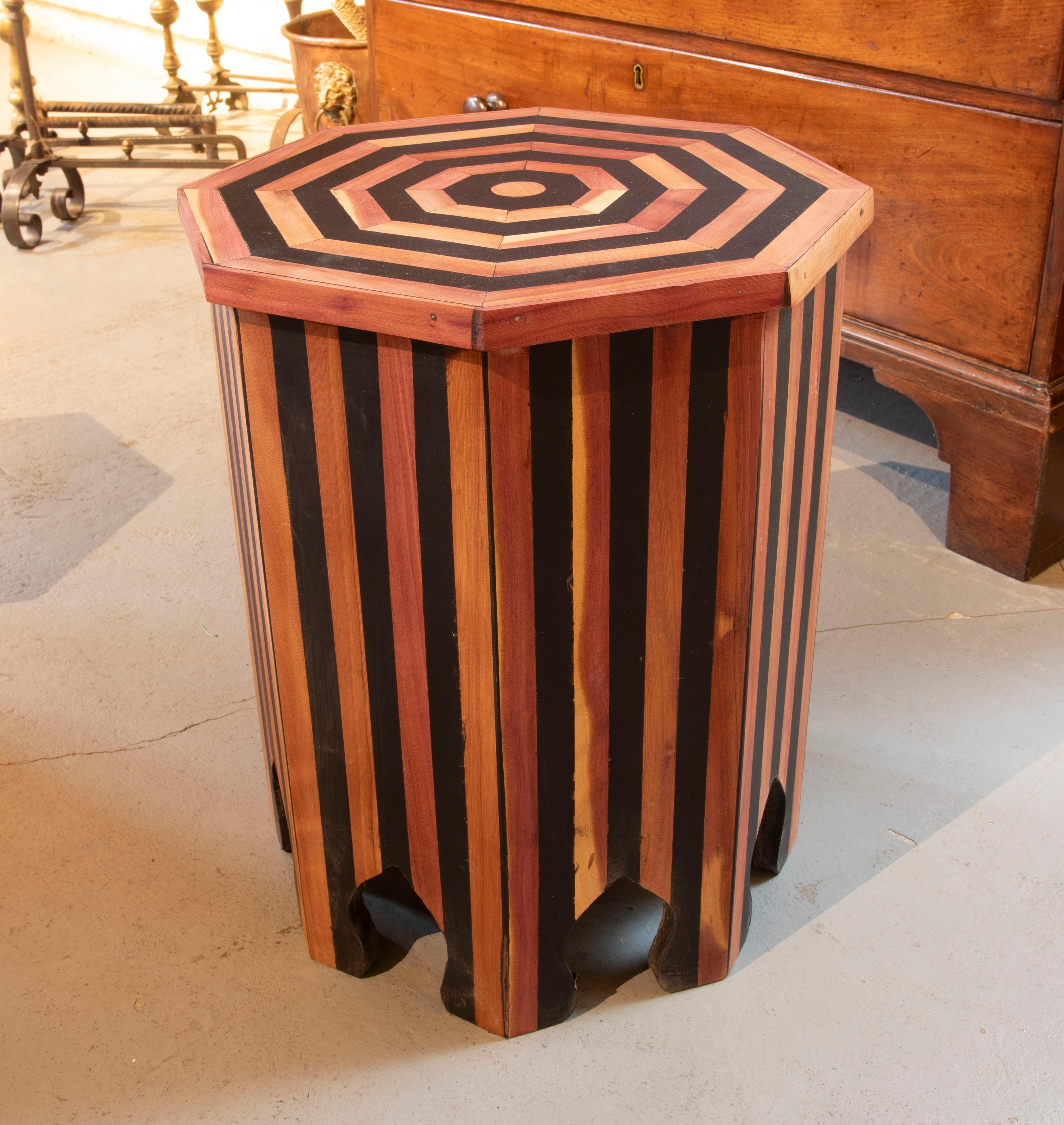 Pair of Octagonal Wooden Side Tables with Striped Decorations In Good Condition For Sale In Marbella, ES