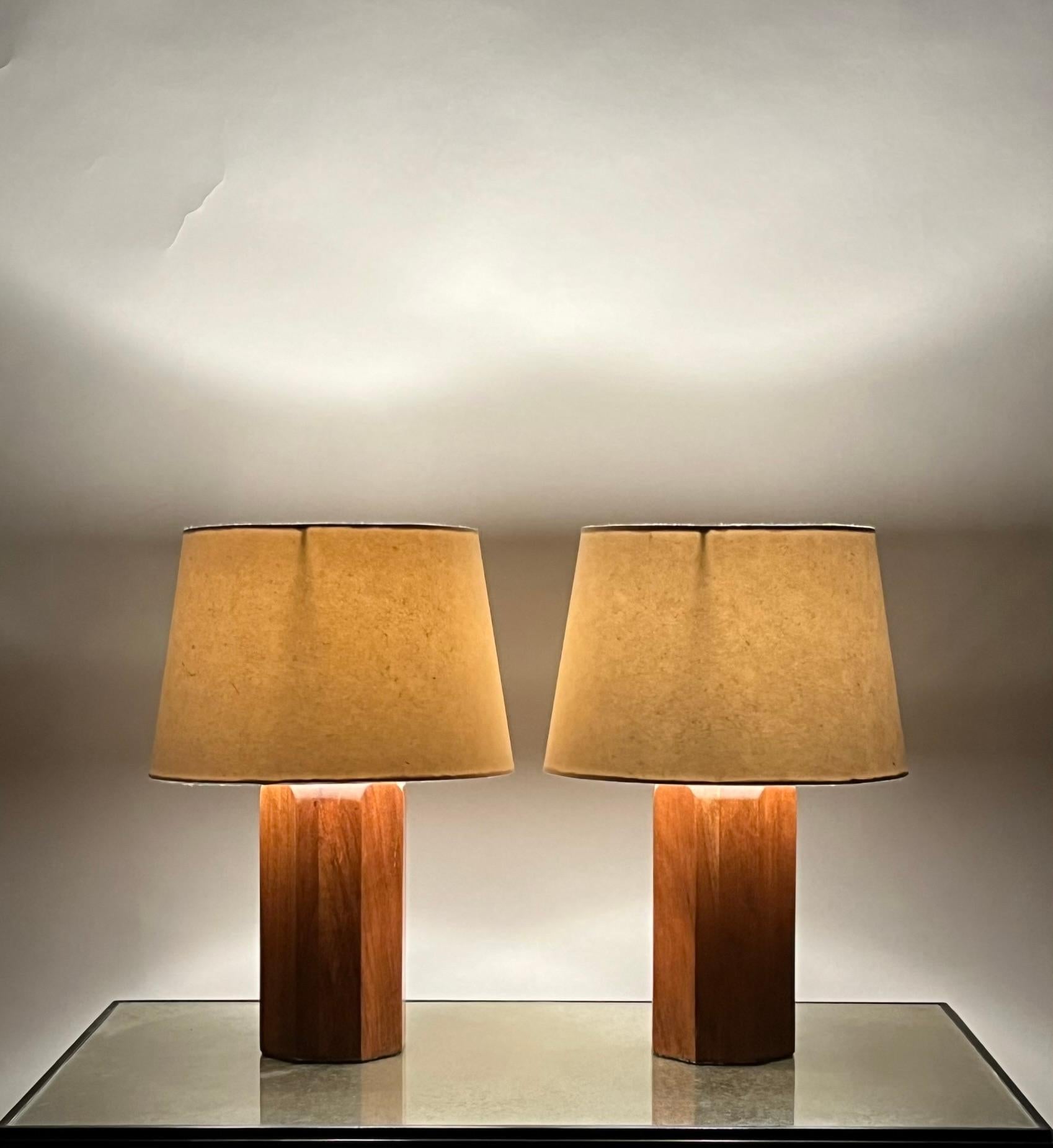 Modern Pair of 'Octogone' Walnut Table Lamps with Parchment Shades by Design Frères For Sale