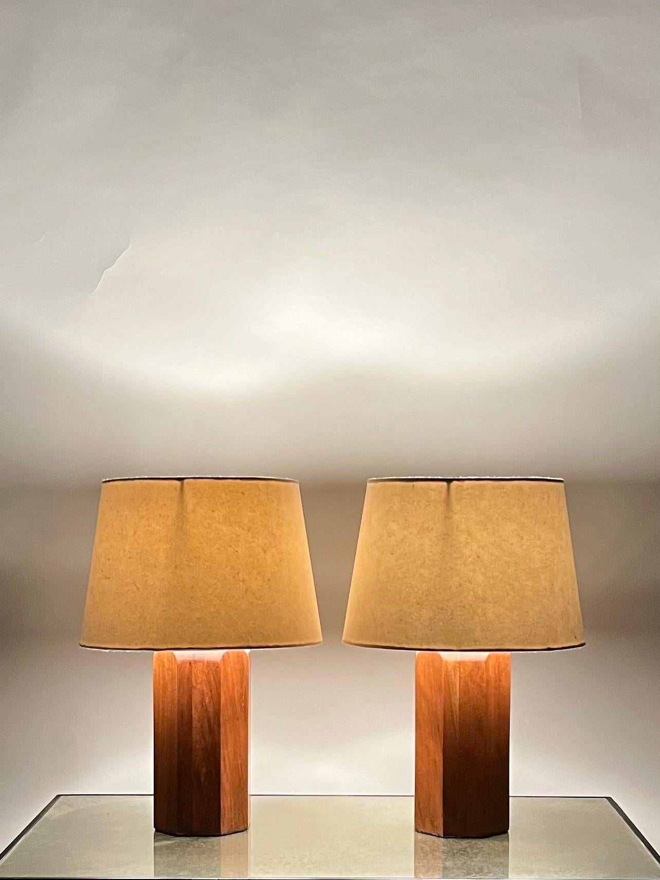 American Pair of 'Octogone' Walnut Table Lamps with Parchment Shades by Design Frères For Sale