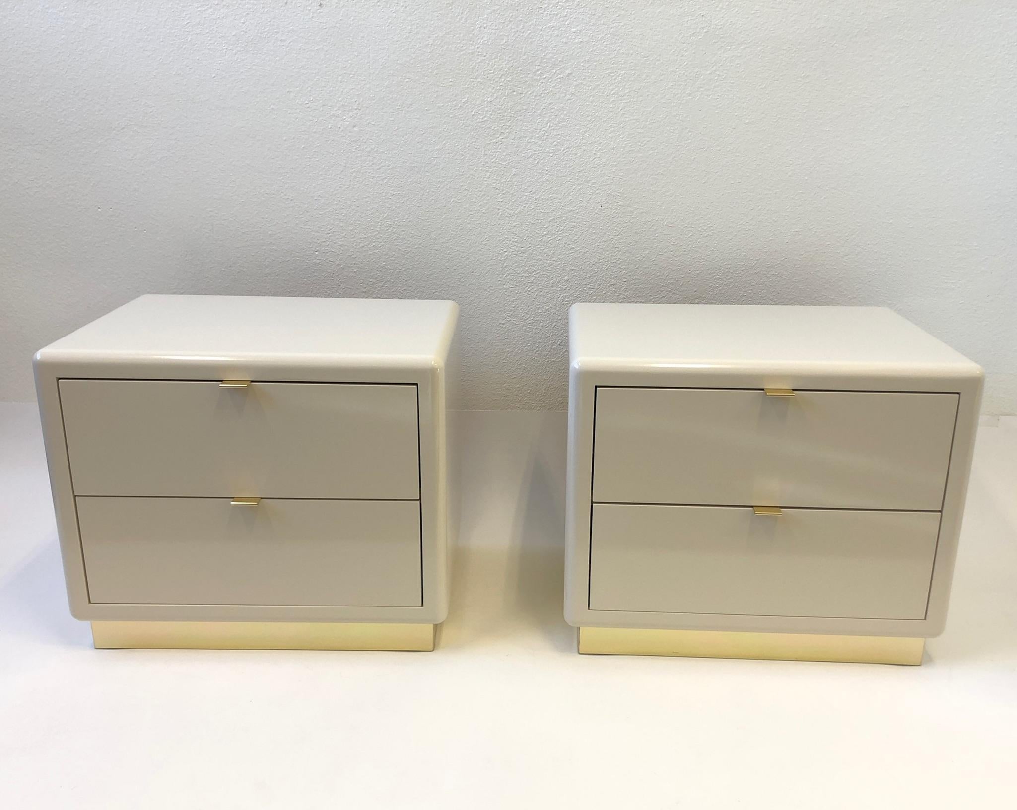 Pair of off White Lacquered and Brass Nightstands by Steve Chase 6