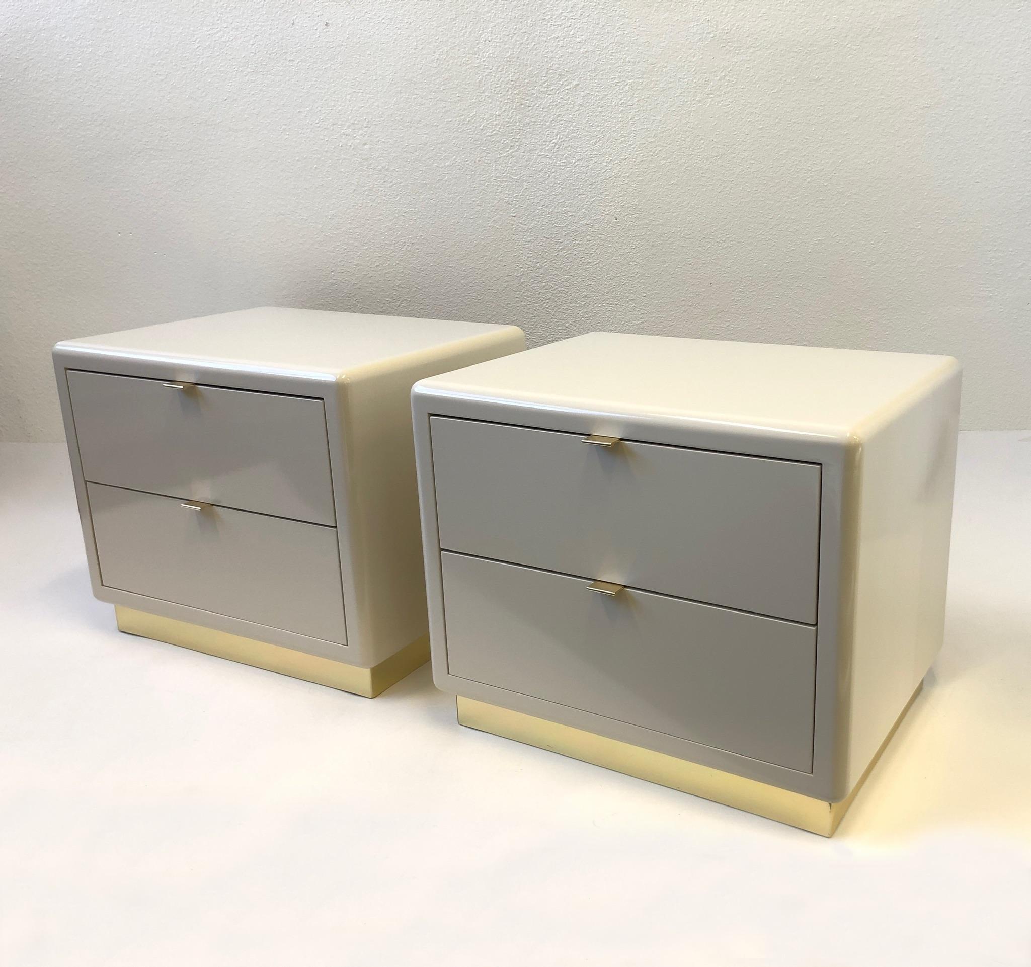 Pair of off White Lacquered and Brass Nightstands by Steve Chase 8