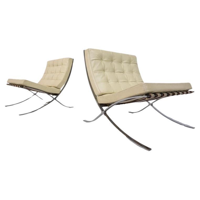 Pair of Off-White Leather Barcelona Chairs by Mies Van Der Rohe for Knoll For Sale