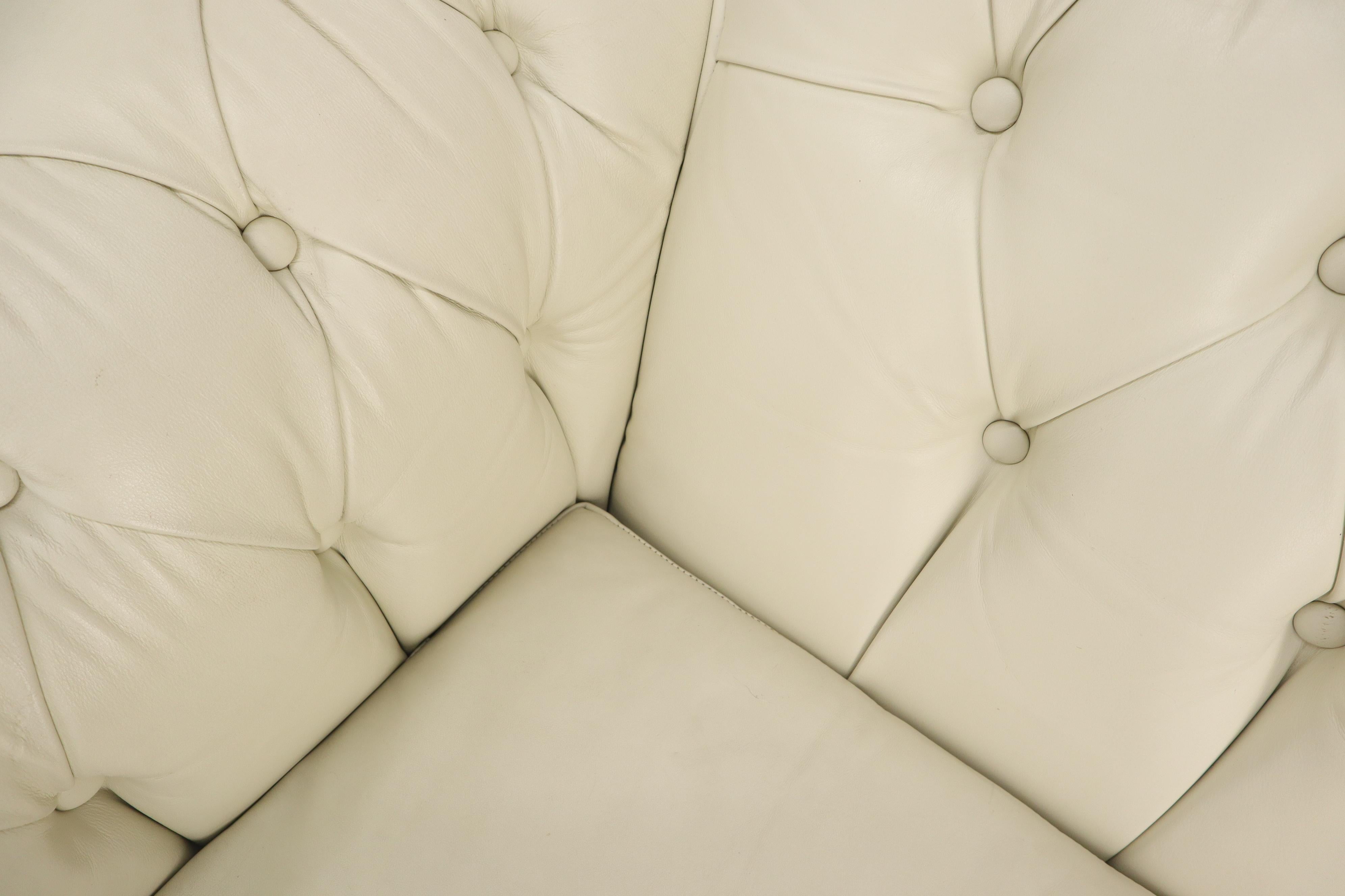 20th Century Pair of Off-White Leather Upholstery Tufted Chesterfield Sofas Couches