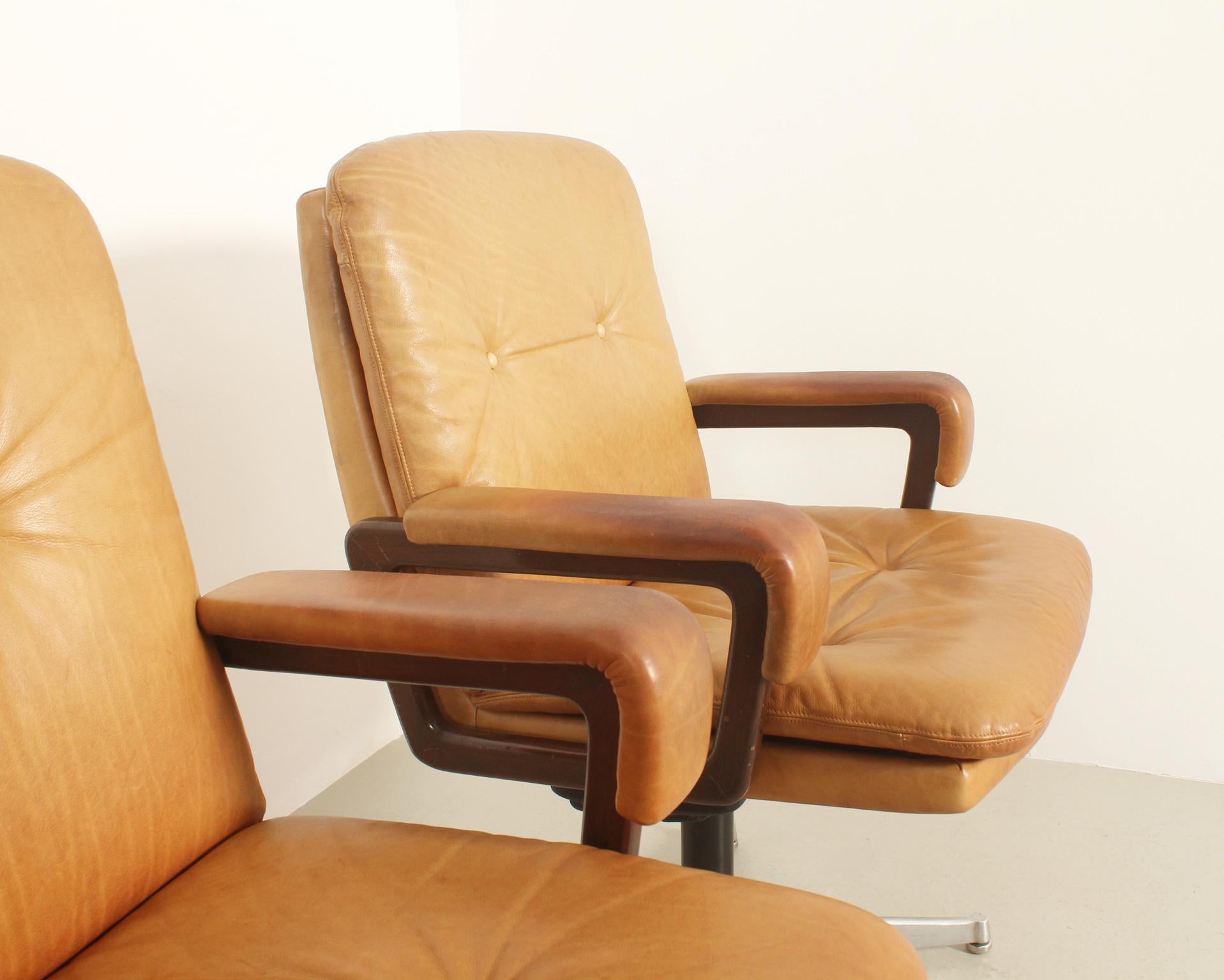 Pareja de sillas de oficina de André Vandenbeuck para Arflex, Italia, años 60 Acero en venta