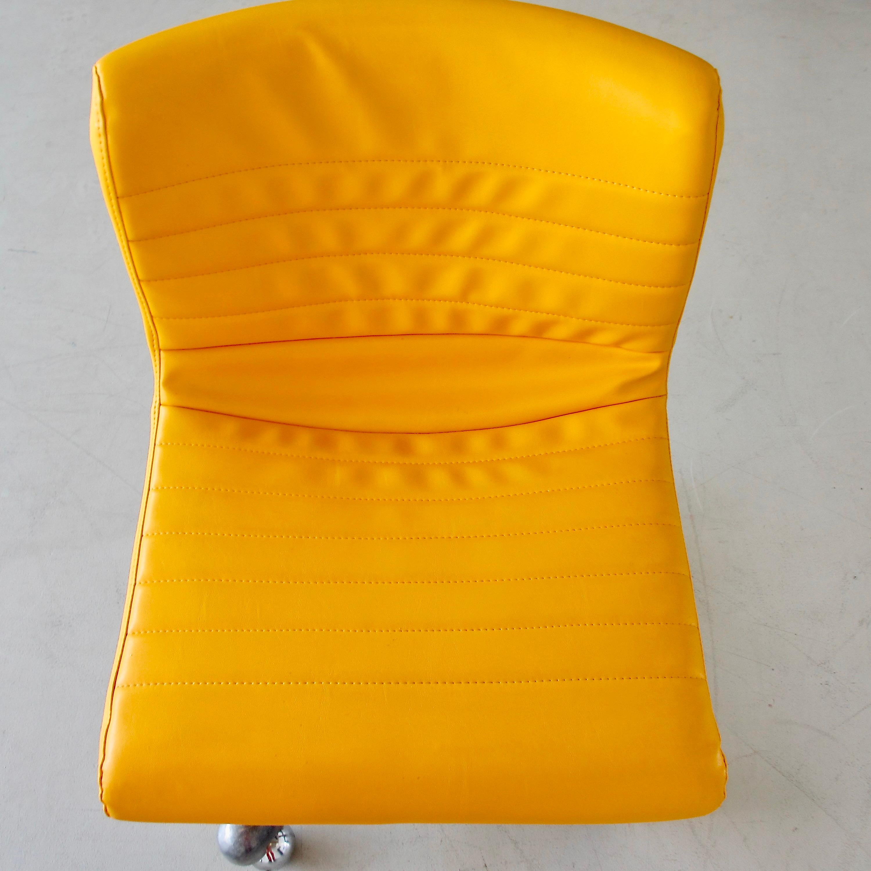 Pair of Office Chairs by Ettore Sottsass & Hans Von Klier, 1969 In Fair Condition For Sale In Berlin, Berlin