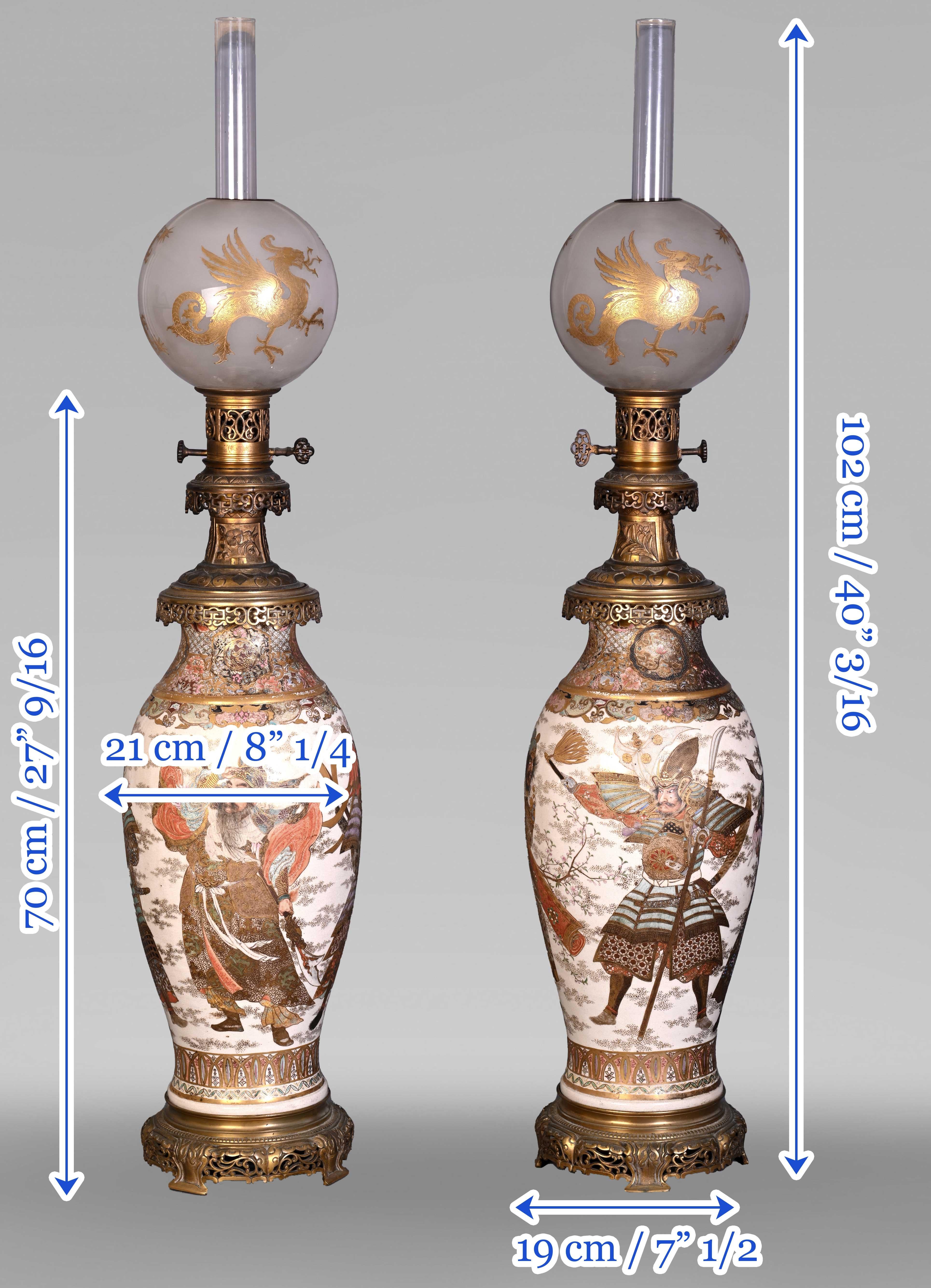 Pair of Oil Lamps in Satsuma Faience with Baccarat Opaline Globes – Second Half en vente 8