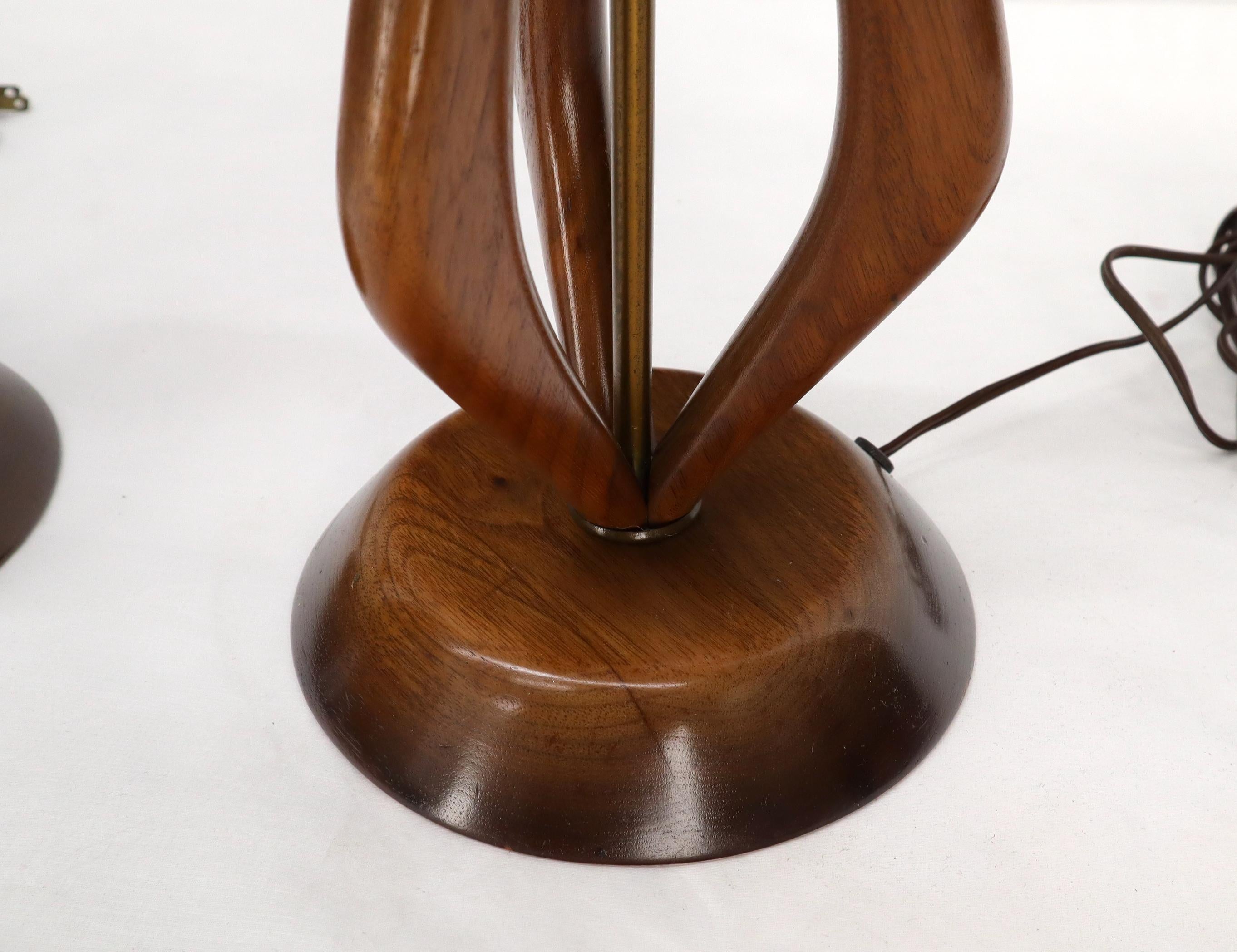 Brass Pair of Oiled Sculptural Walnut Mid-Century Modern Table Lamps For Sale