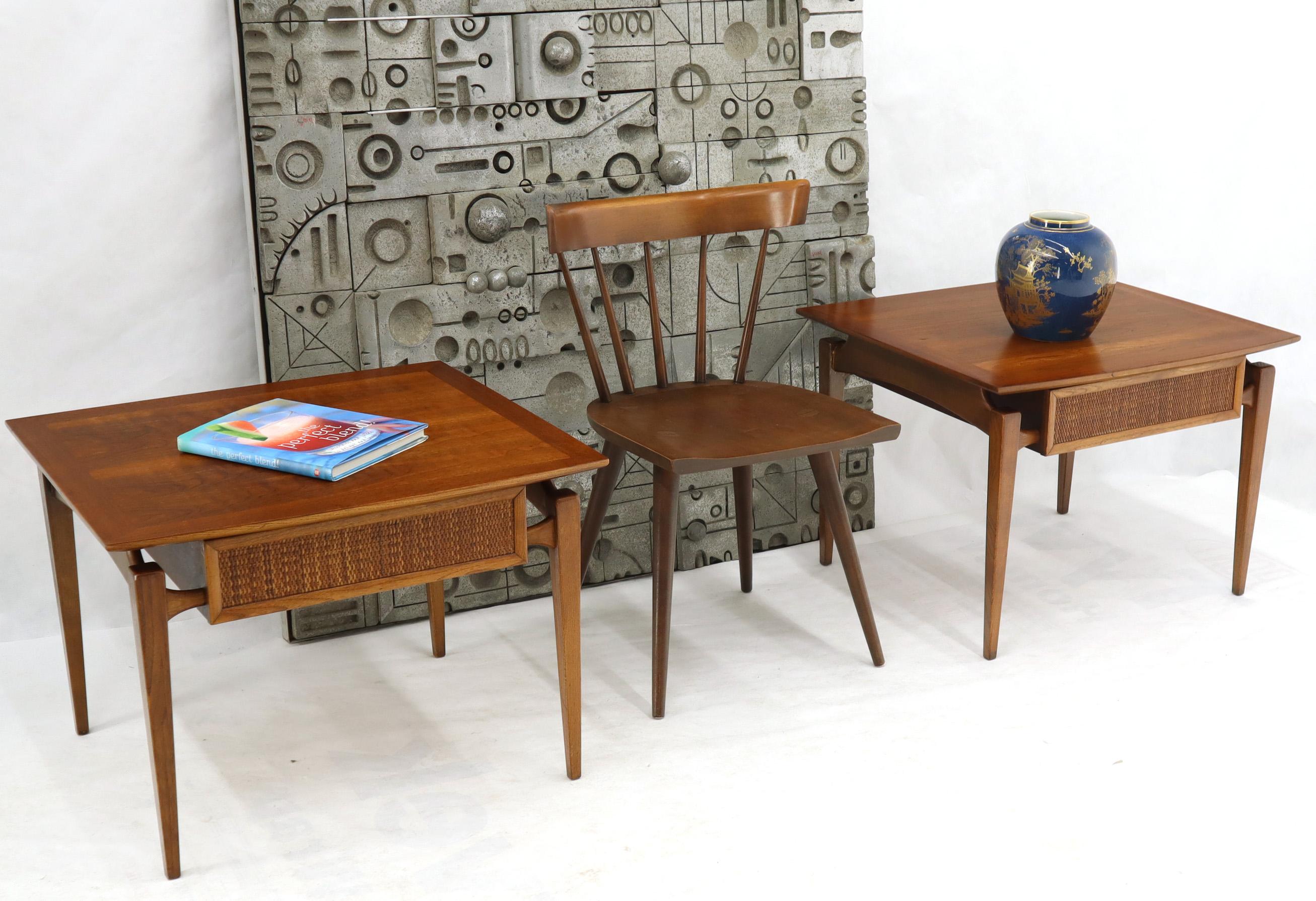 Mid-Century Modern one drawer side end lamp tables in walnut. Nice wood grain and oil finish.
   