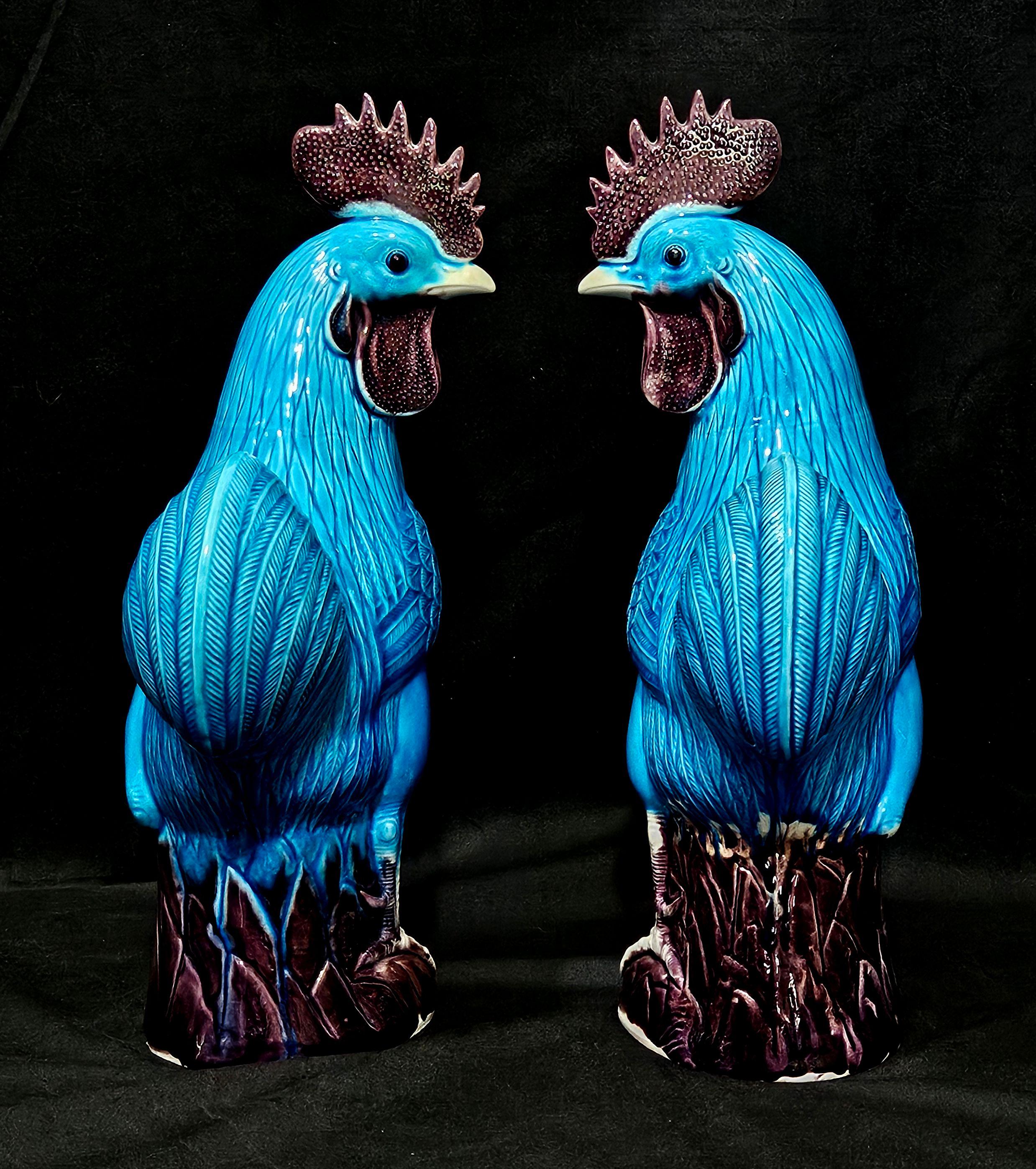 Cinese Pair of Old Blue Glazed Chinese Ceramic Rooster Figures in vendita