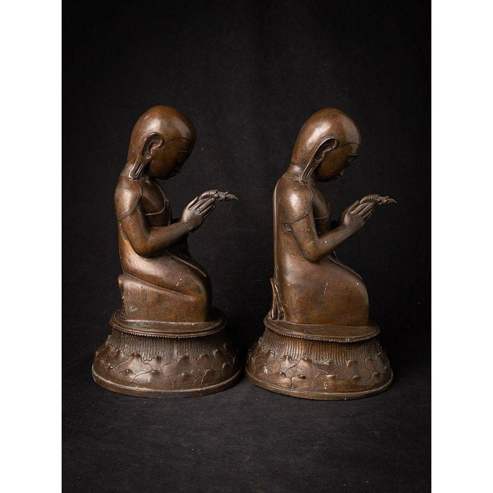 Pair of old bronze Burmese Monk statues from Burma For Sale 1